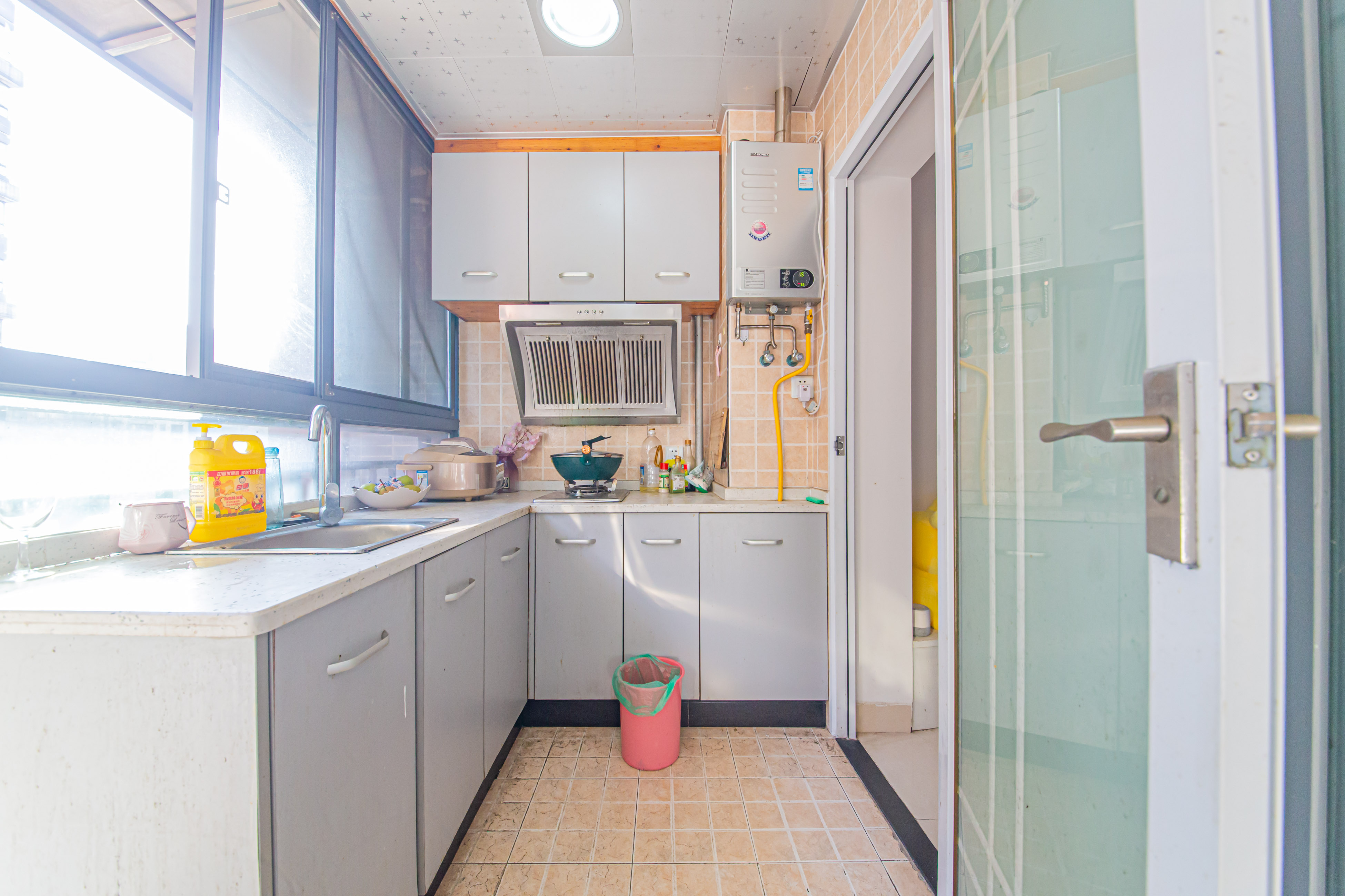 中信文化广场(中信新城二期) 2室1厅1卫 39.00万 中信文化广场(中信新城二期) 2室1厅1卫 39.00万厨房