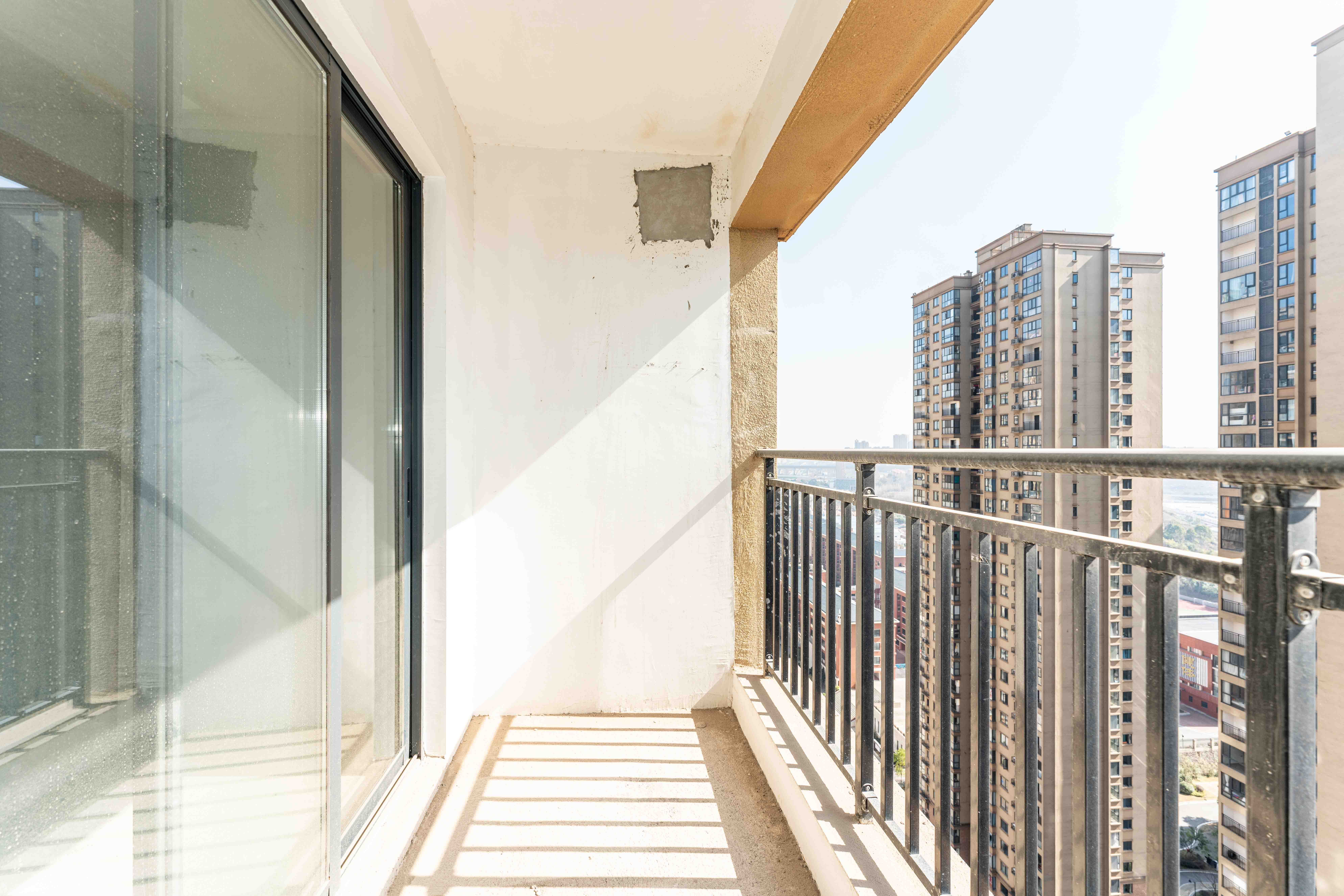 中建嘉和城  3室2廳1衛(wèi)    90.0萬陽臺(tái)