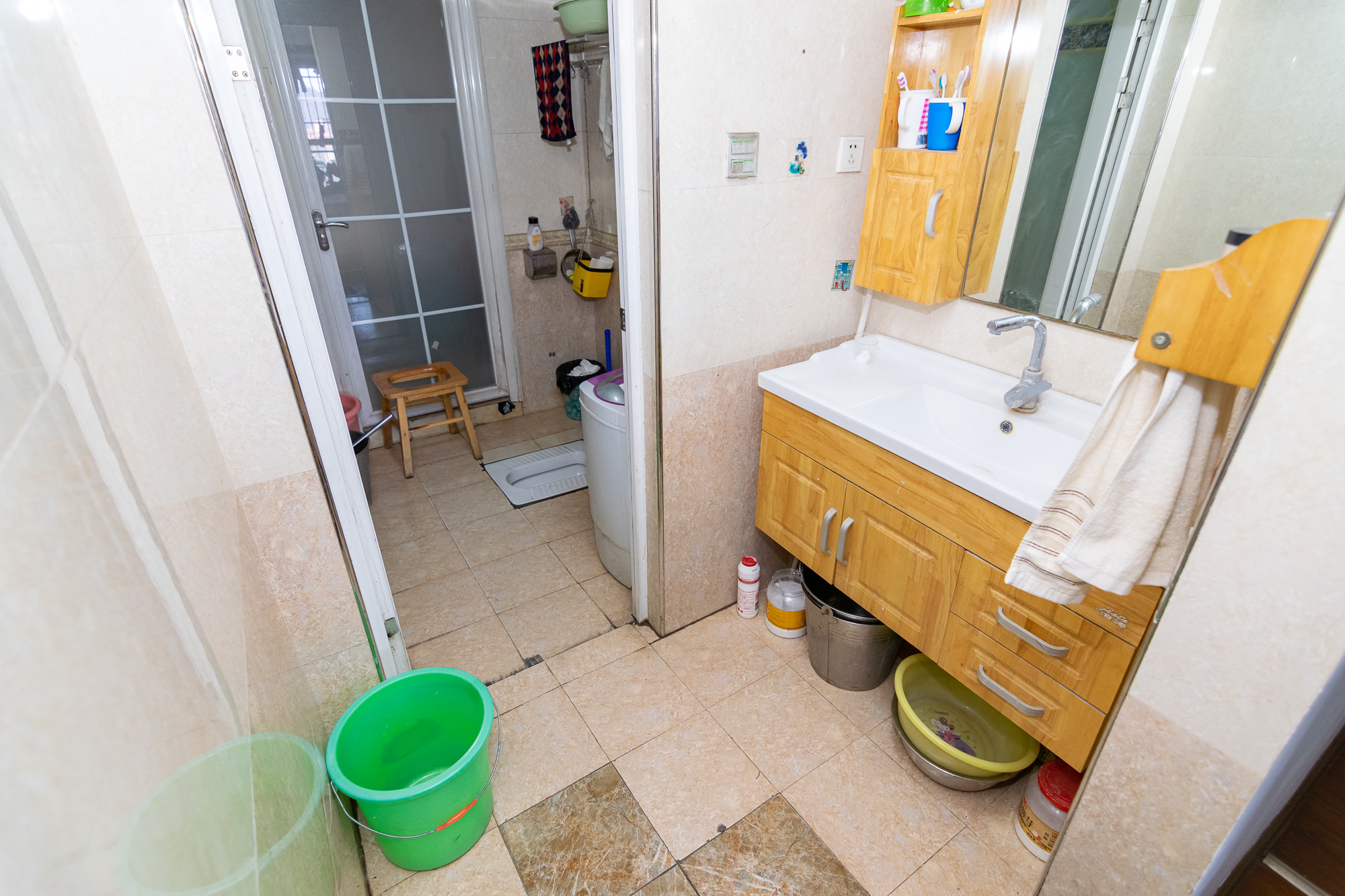 双盈卧龙湾  4室2厅1卫    92.0万 双盈卧龙湾  4室2厅1卫    92.0万卫生间