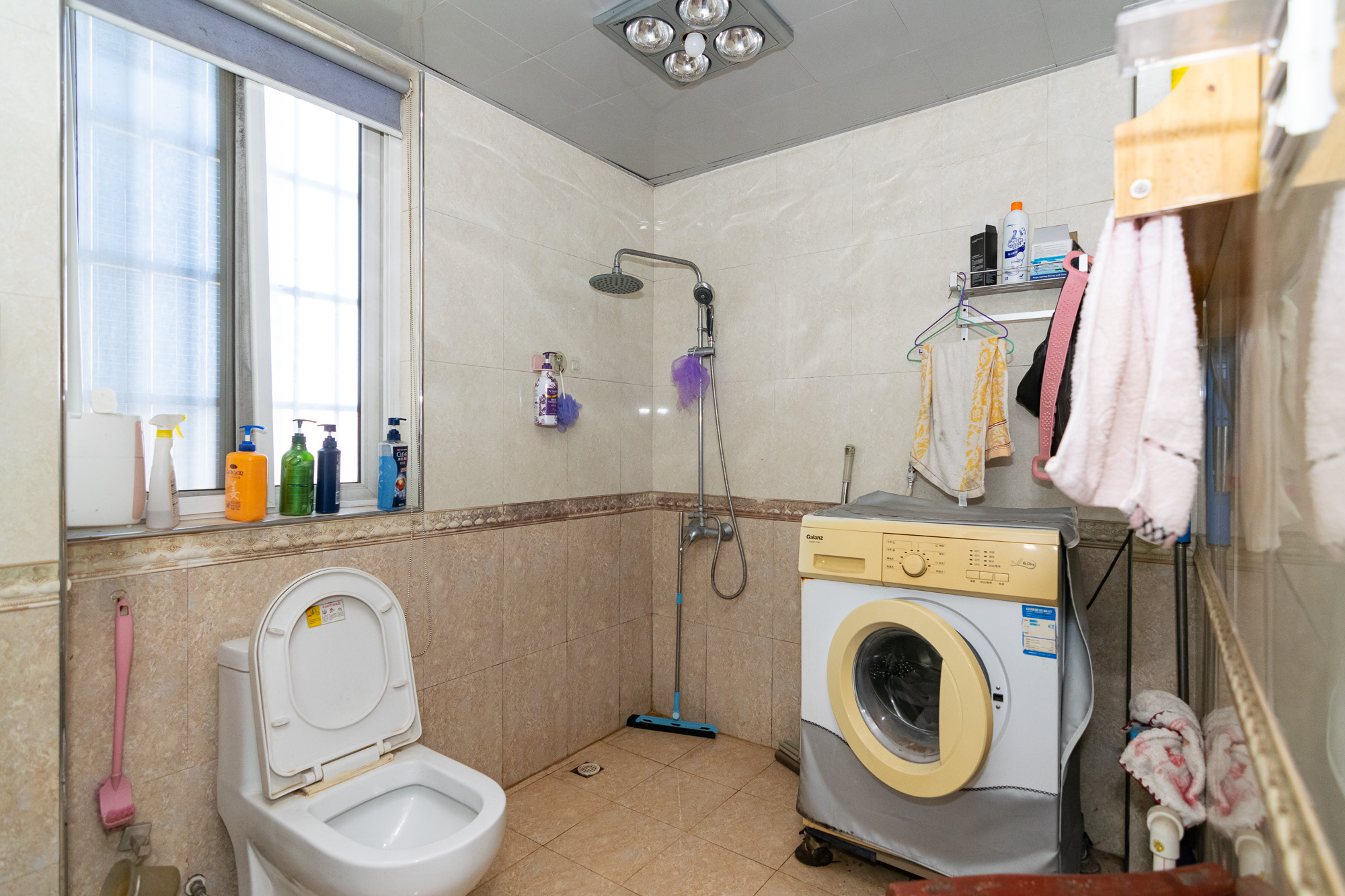 双盈卧龙湾  4室2厅1卫    92.0万 双盈卧龙湾  4室2厅1卫    92.0万卫生间