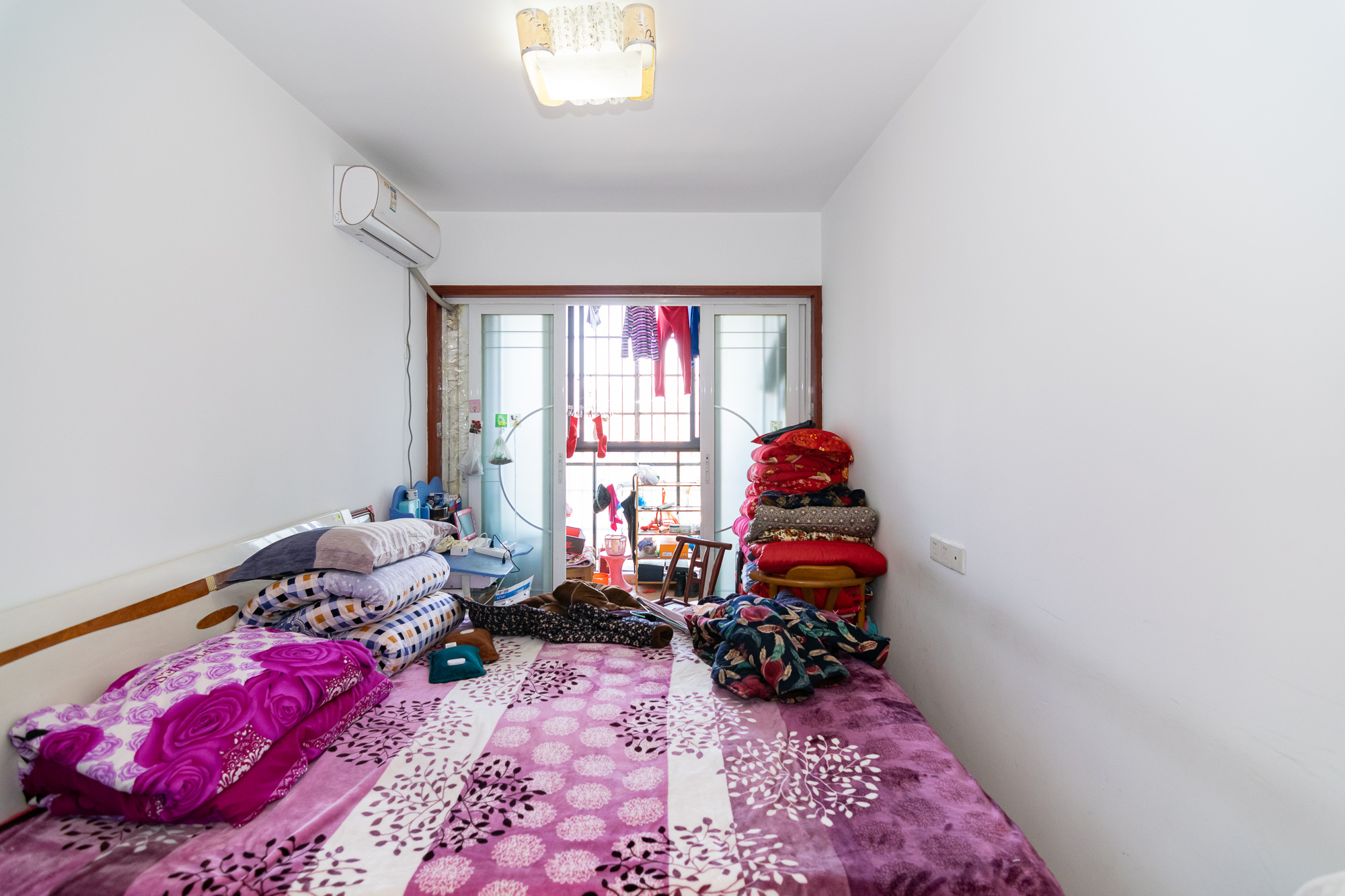 双盈卧龙湾  4室2厅1卫    92.0万 双盈卧龙湾  4室2厅1卫    92.0万卧室