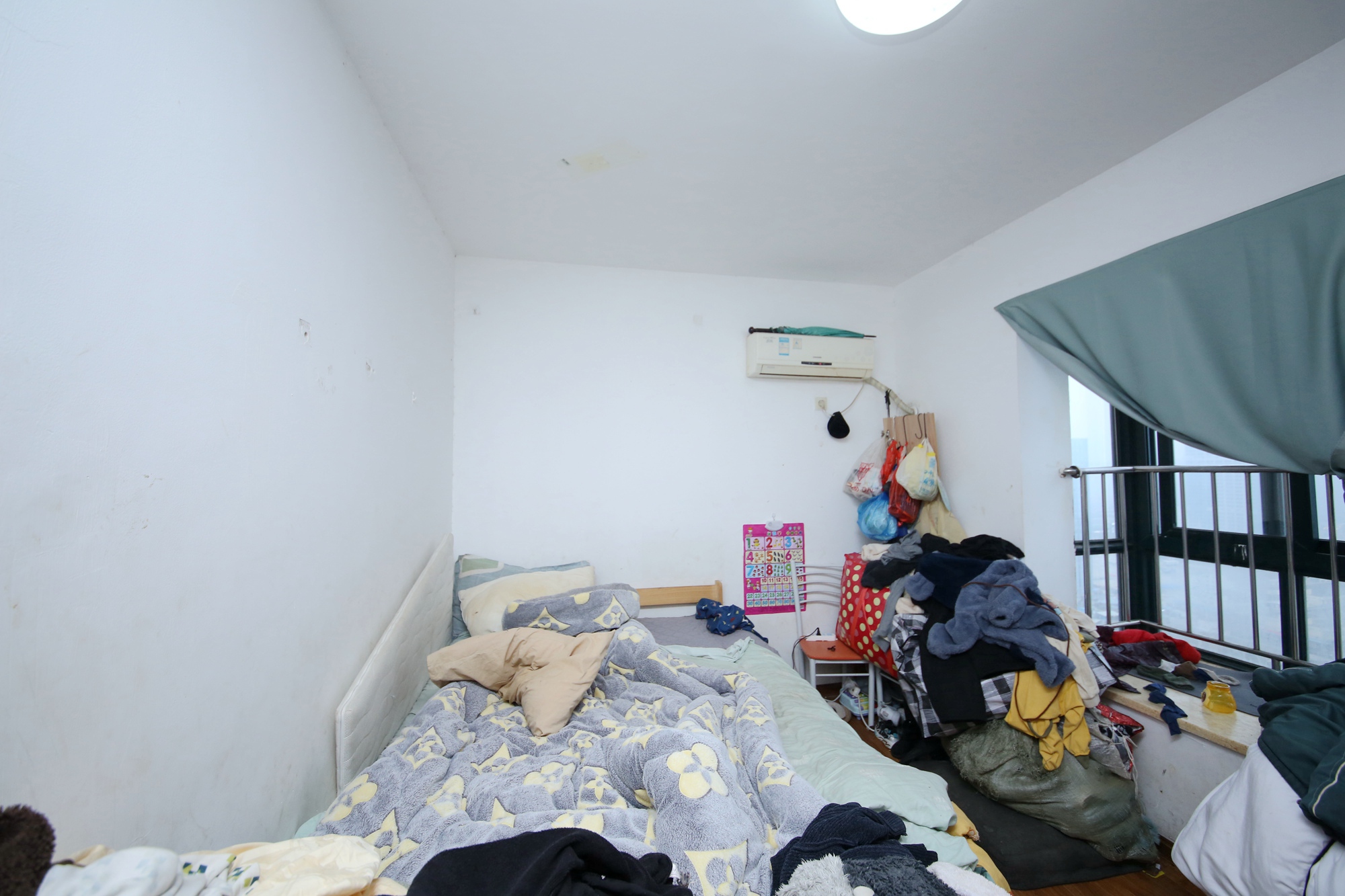 东玺门 2室2厅1厨1卫 76.00万卧室