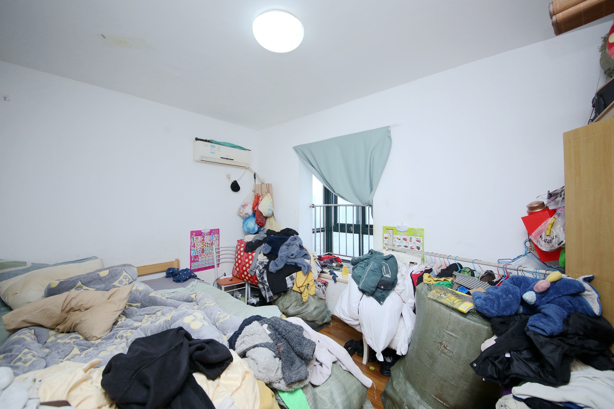 东玺门 2室2厅1厨1卫 76.00万卧室