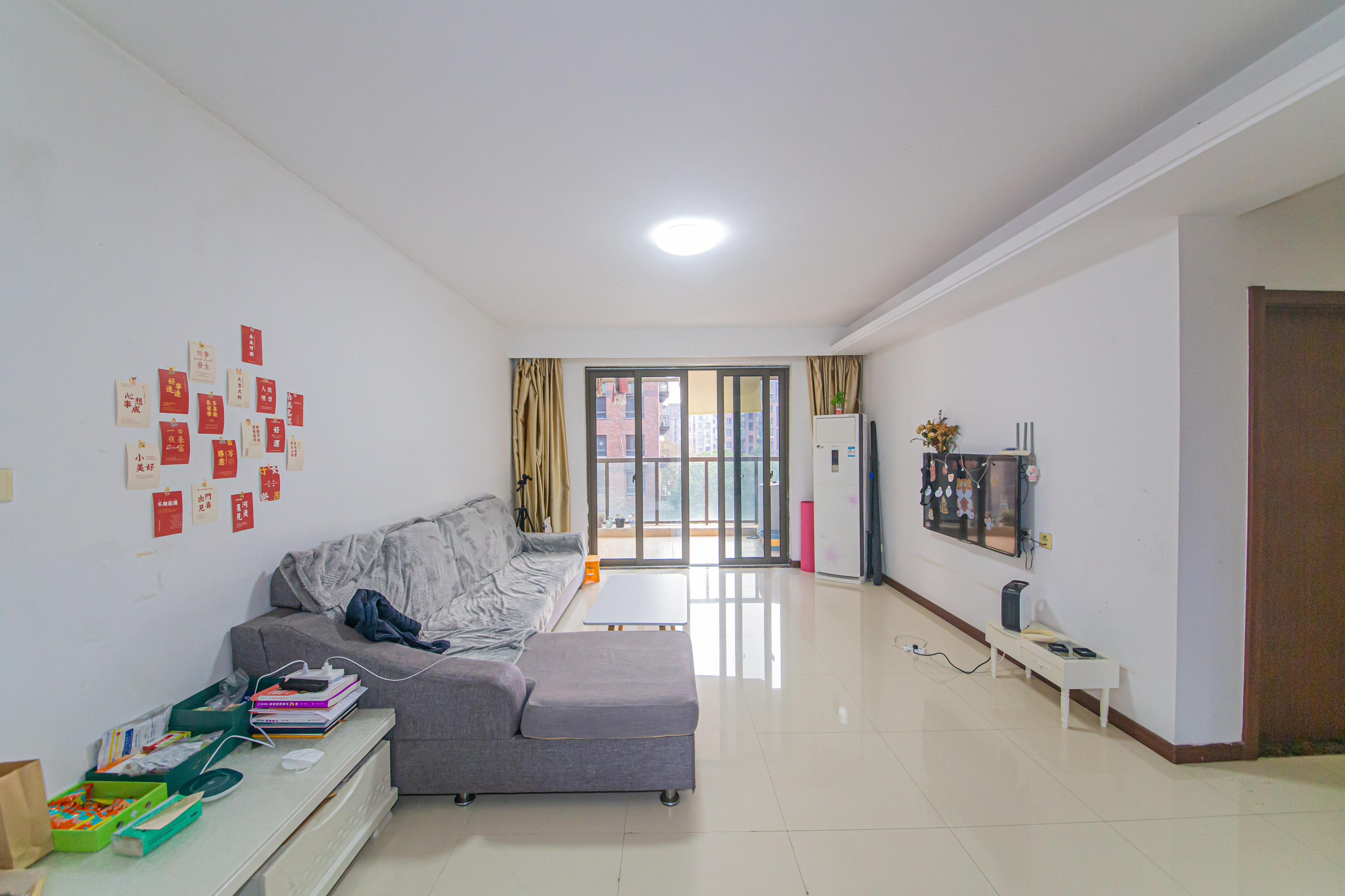 绿地公馆(绿地名邸)  3室2厅2卫    162.0万 绿地公馆(绿地名邸)  3室2厅2卫    162.0万客厅