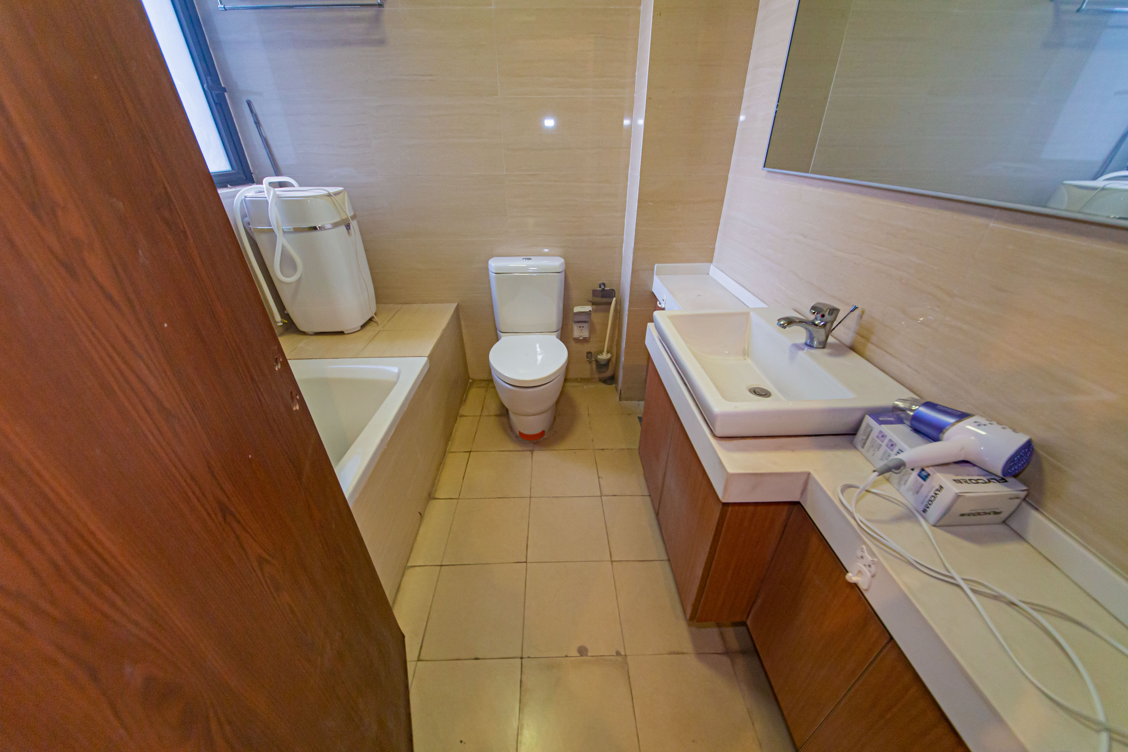 绿地公馆(绿地名邸)  3室2厅2卫    162.0万 绿地公馆(绿地名邸)  3室2厅2卫    162.0万卫生间