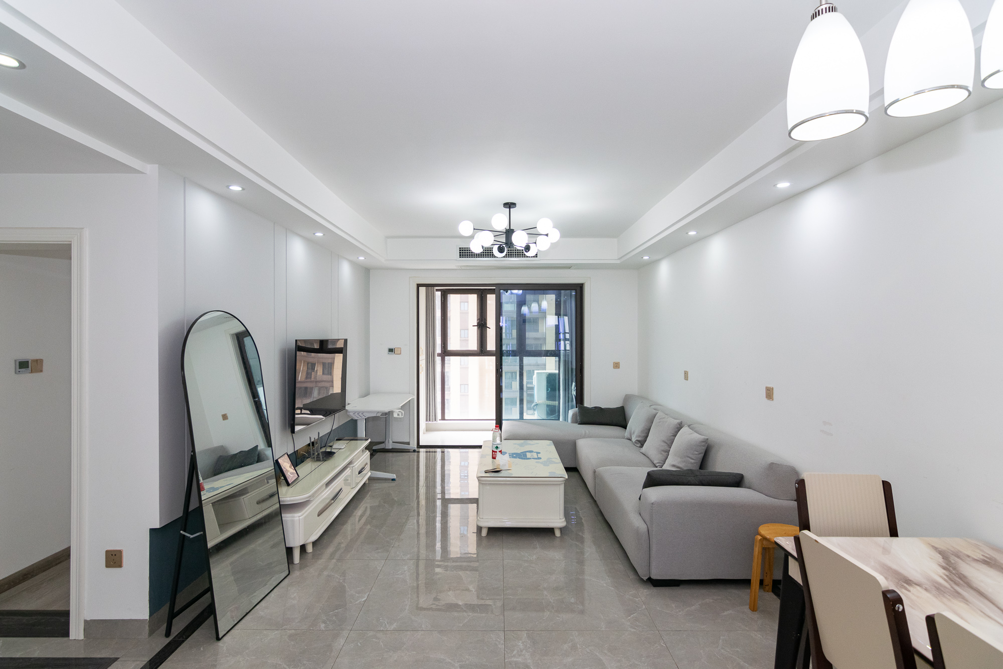 龙湖湘风原著(龙湖湘风星城) 4室2厅2卫 120.0万 龙湖湘风原著(龙湖湘风星城) 4室2厅2卫 120.0万客厅