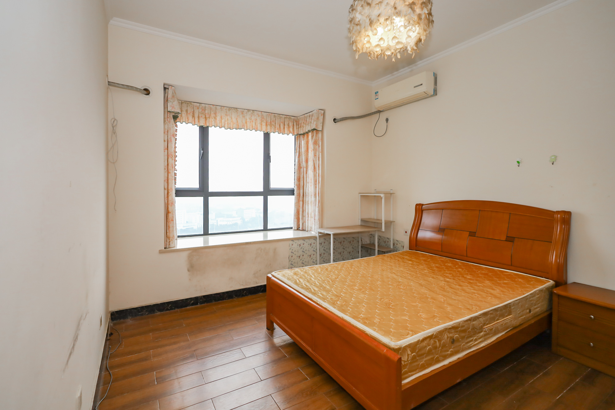 莱茵城  3室2厅1卫    91.8万卧室