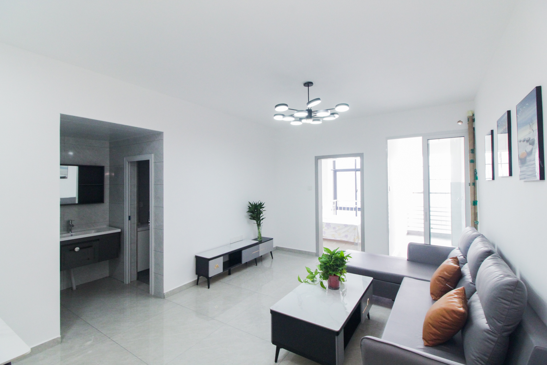 加加大街（华景苑）  1室1厅1卫    39.4万客厅