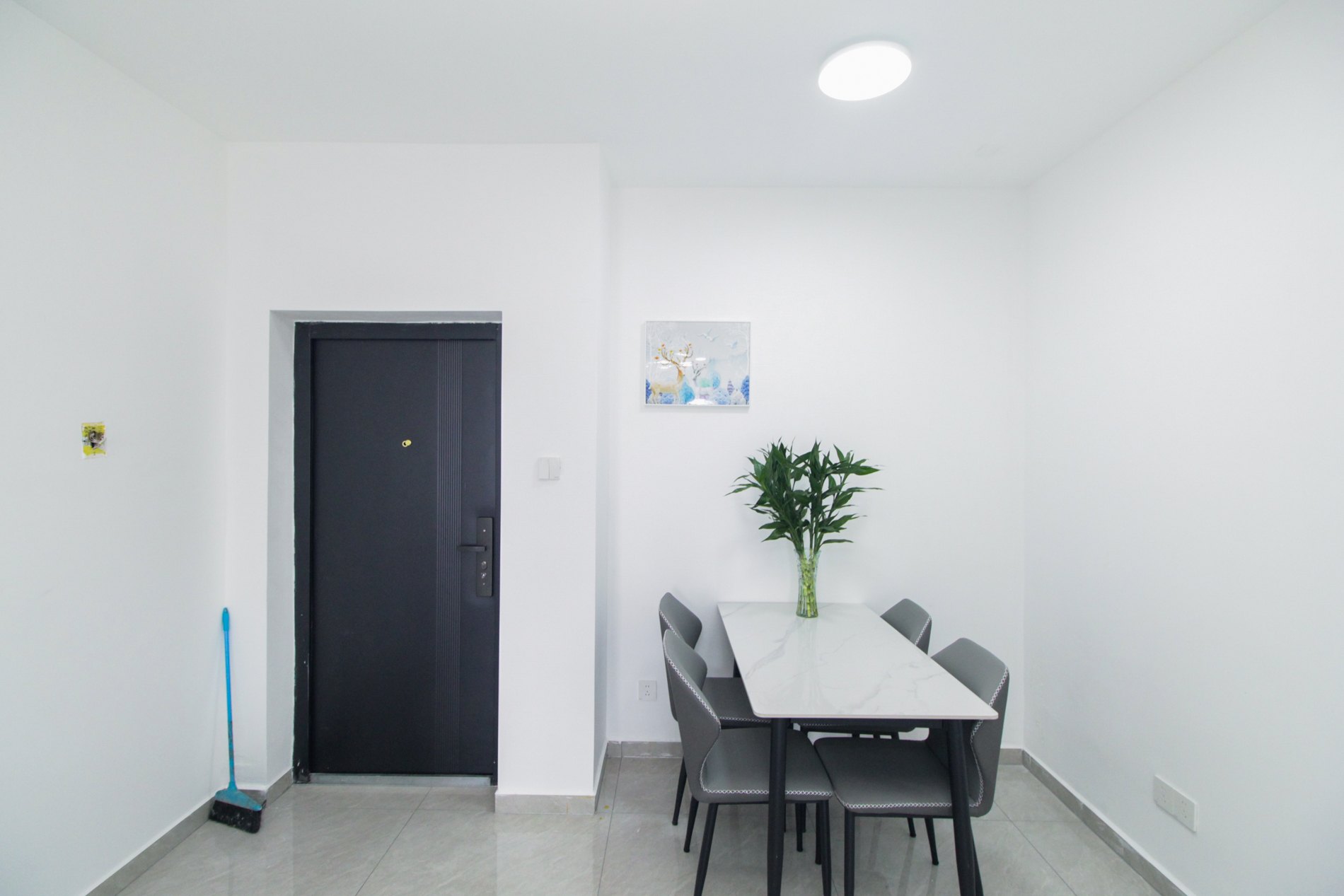 加加大街（华景苑）  1室1厅1卫    39.4万客厅