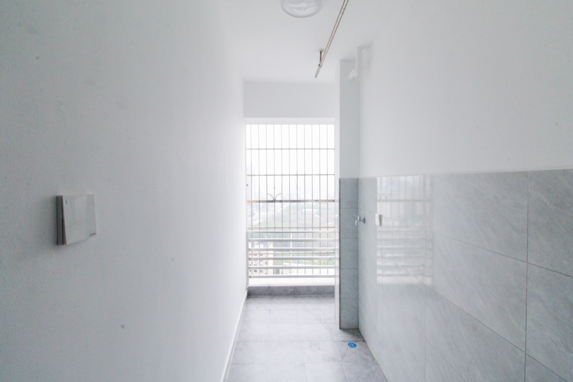 加加大街（华景苑）  1室1厅1卫    39.4万阳台