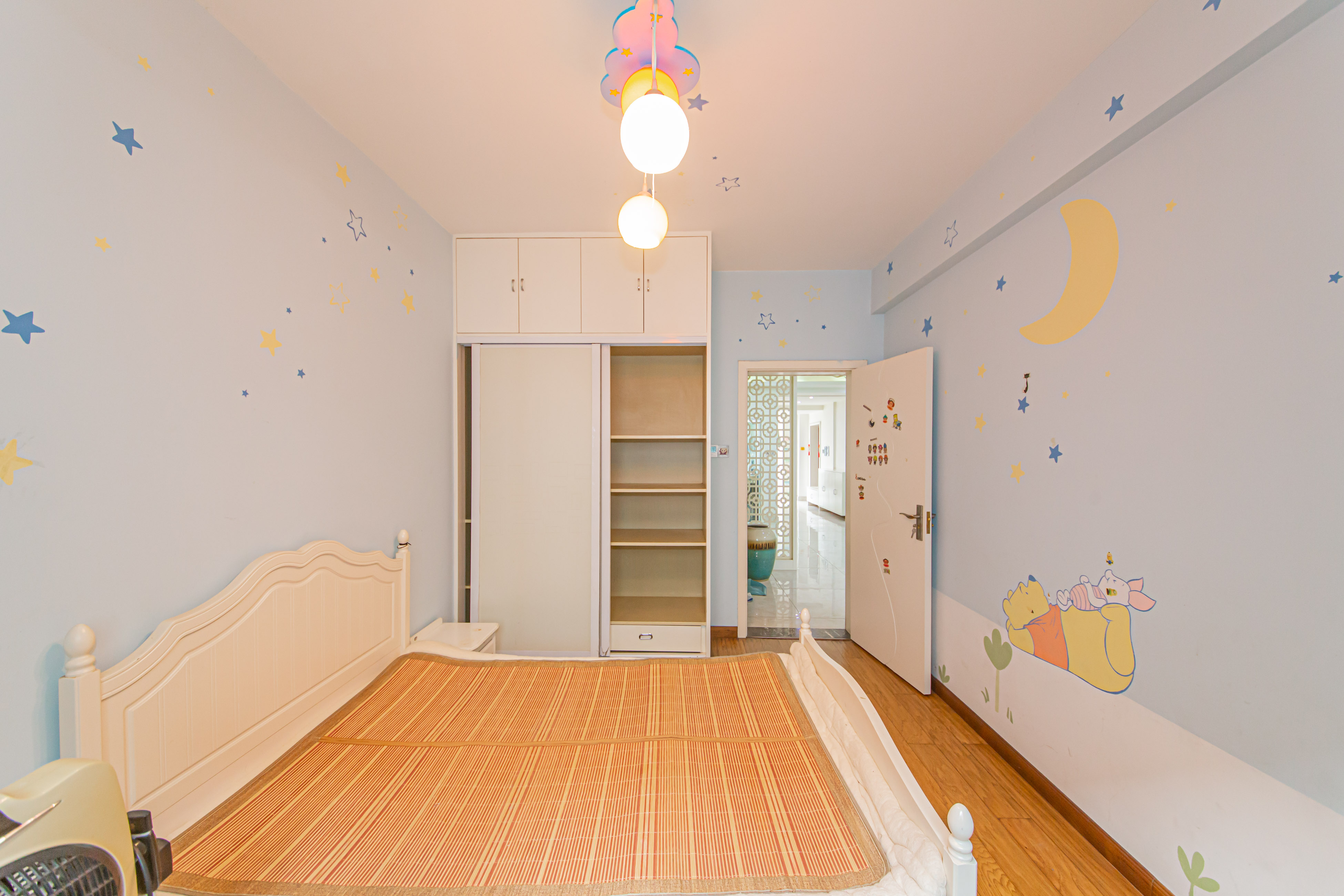 申奥美域  3室2厅2卫   115.00万卧室
