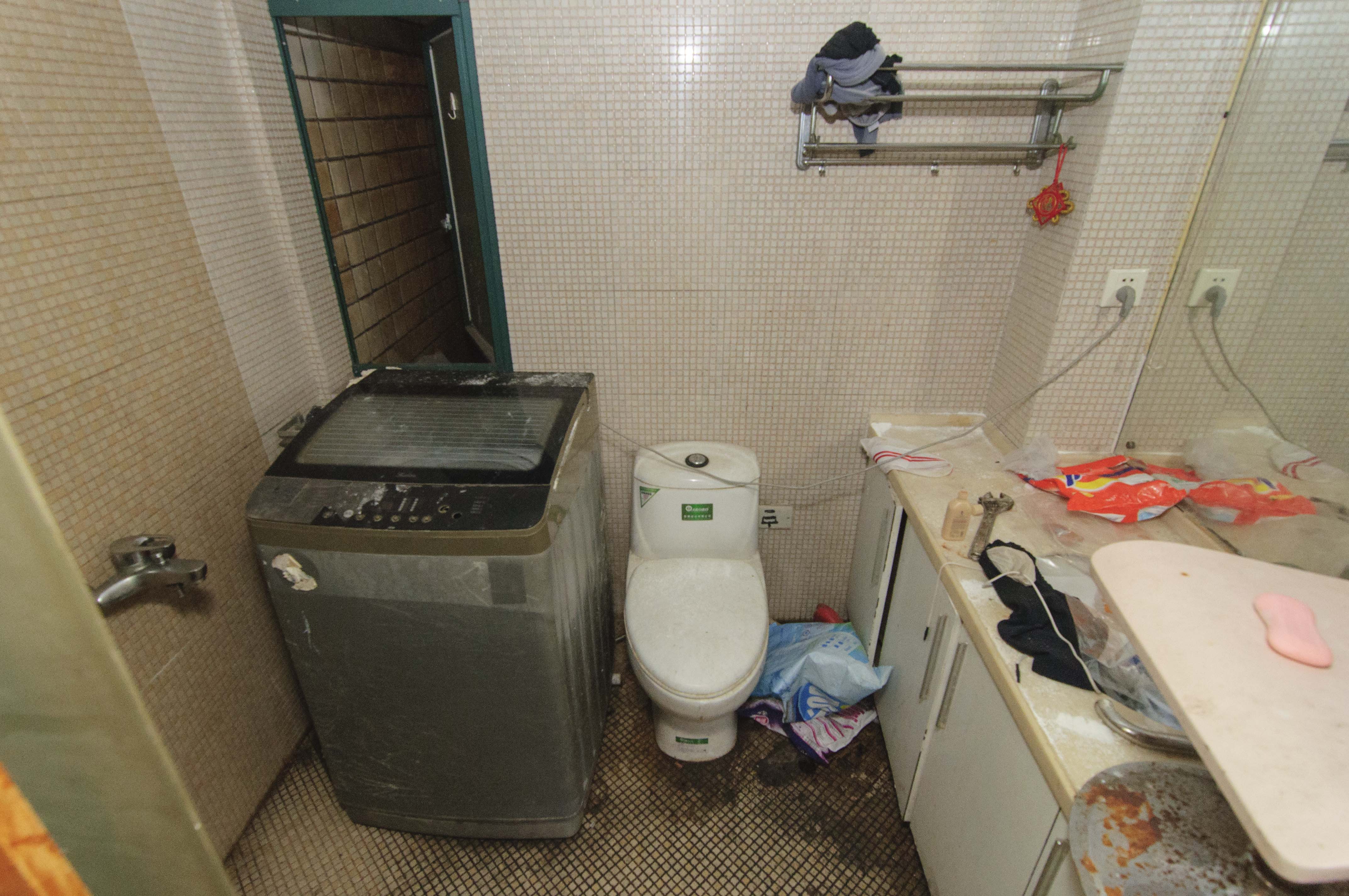 永宏佳园  3室2厅2卫   117.00万卫生间