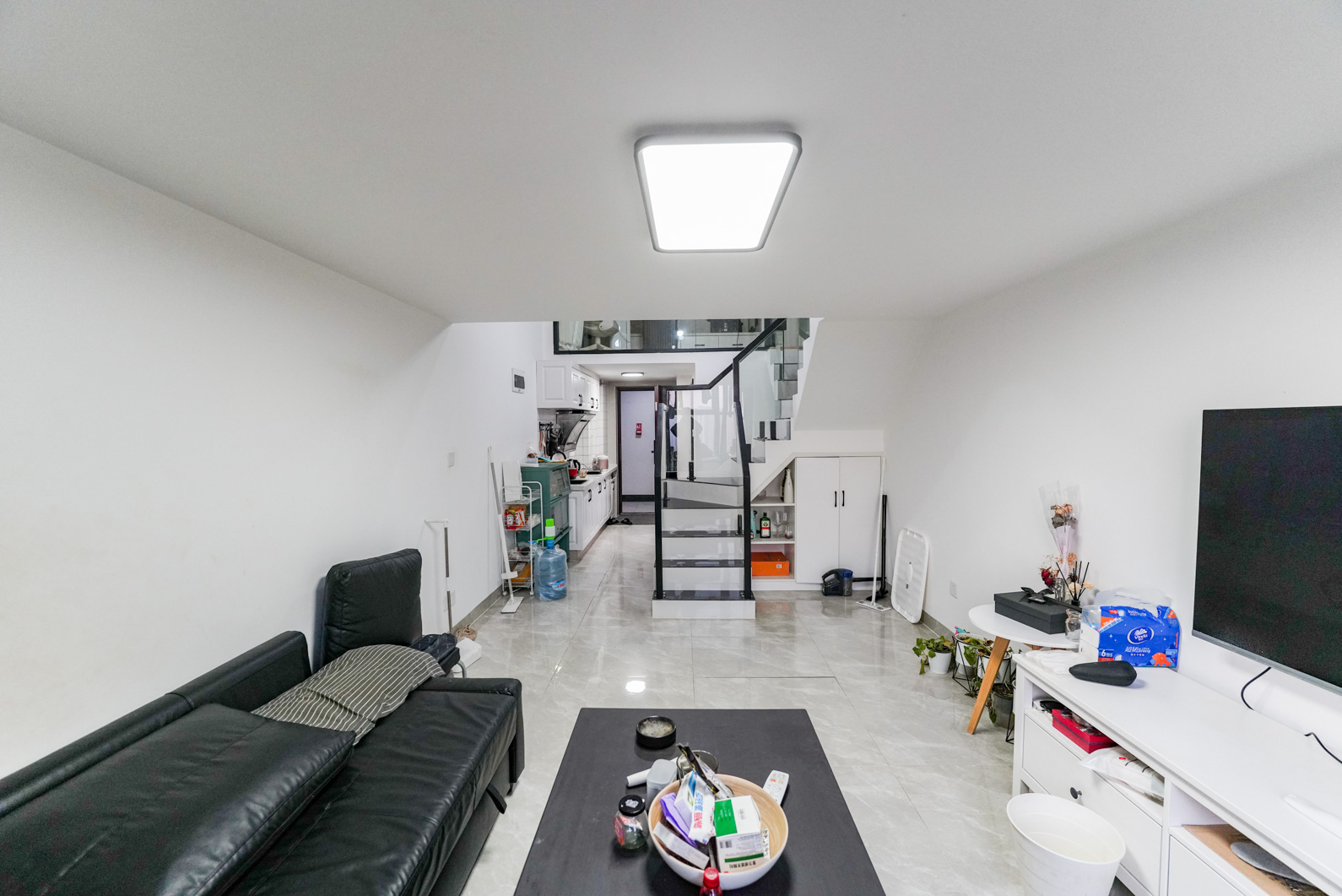 裕天国际商汇中心 1室1厅1卫 55.0万 裕天国际商汇中心 1室1厅1卫 55.0万客厅