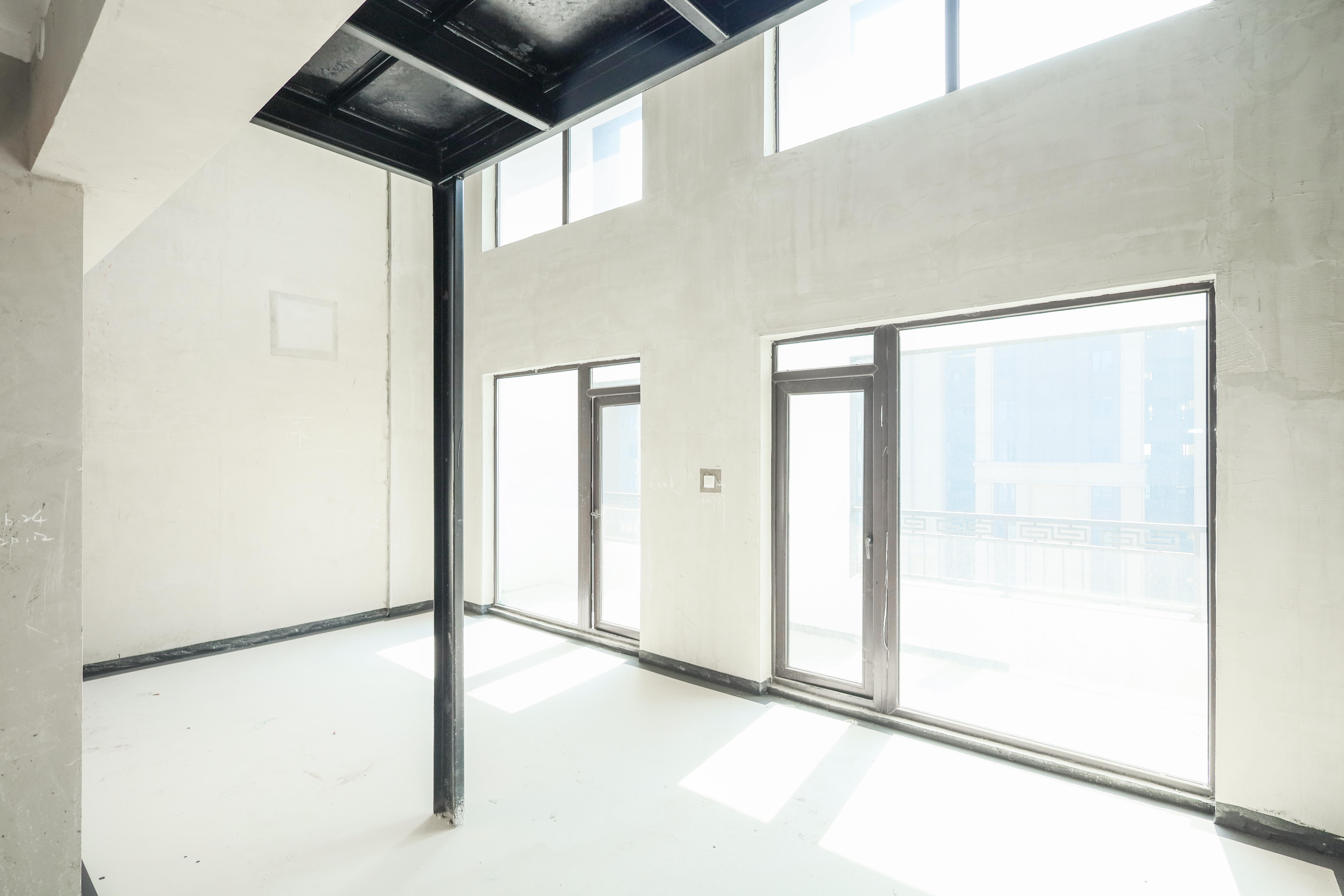建发央著  4室2厅3卫   220.00万