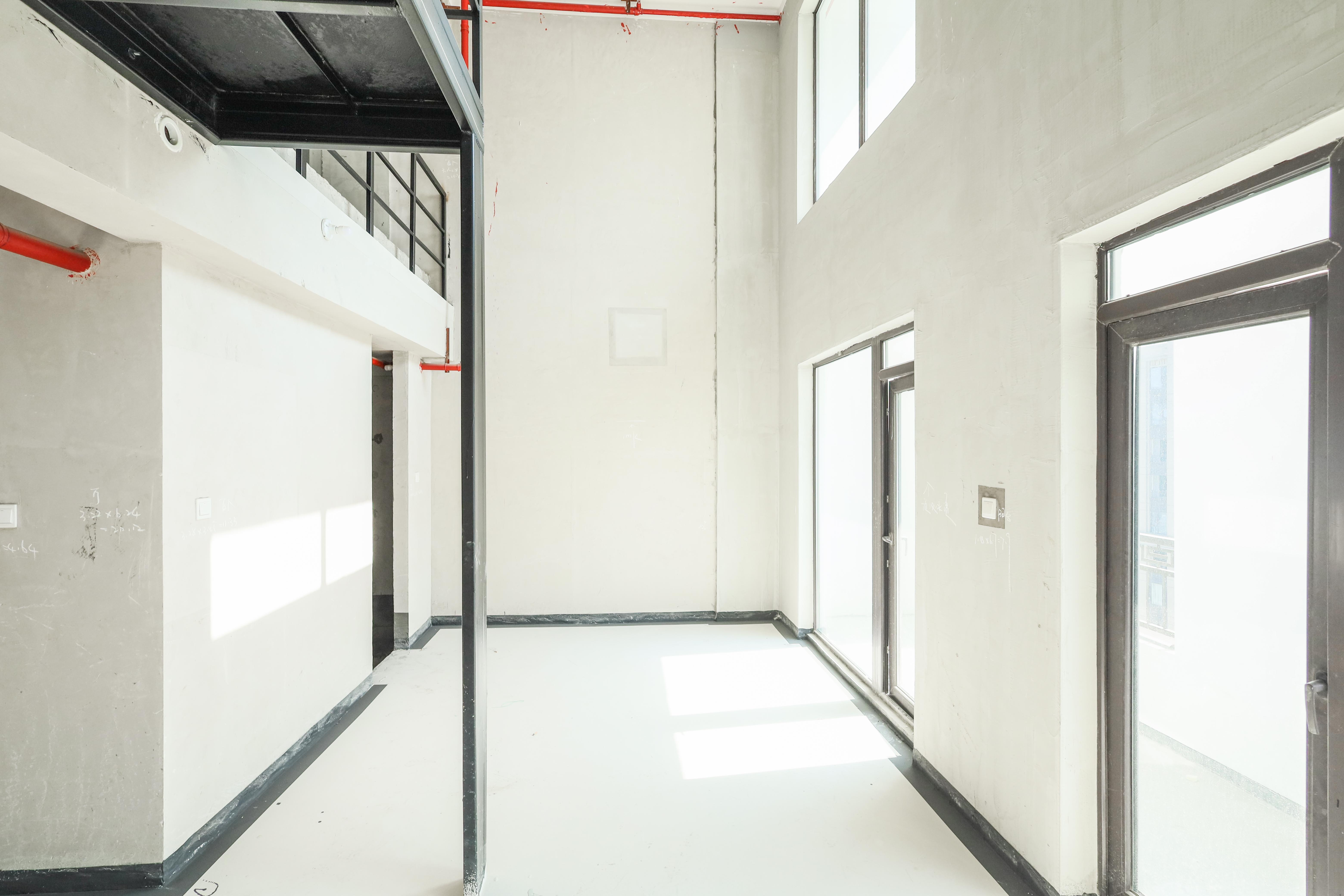 建发央著  4室2厅3卫   220.00万客厅