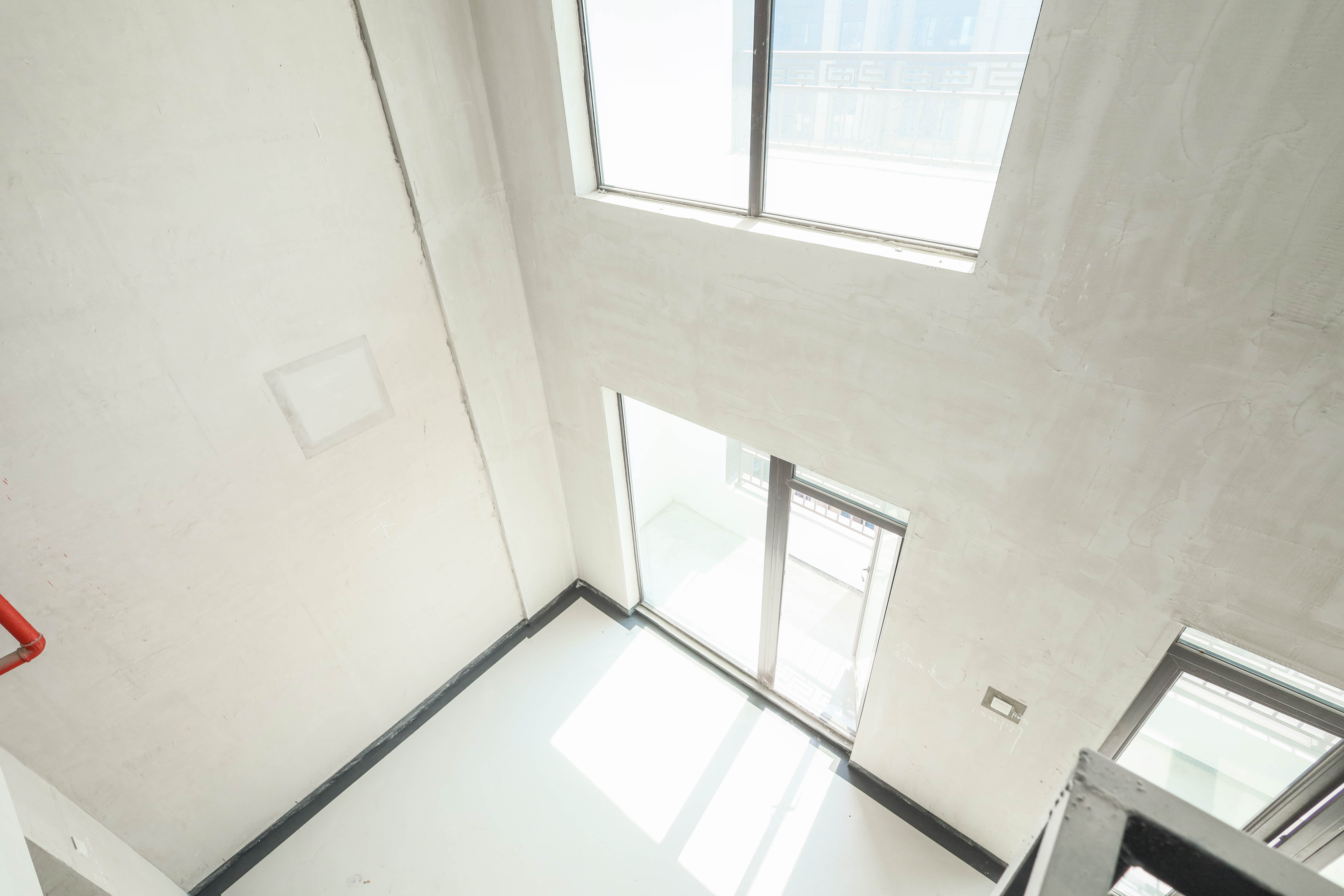 建发央著  4室2厅3卫   220.00万客厅