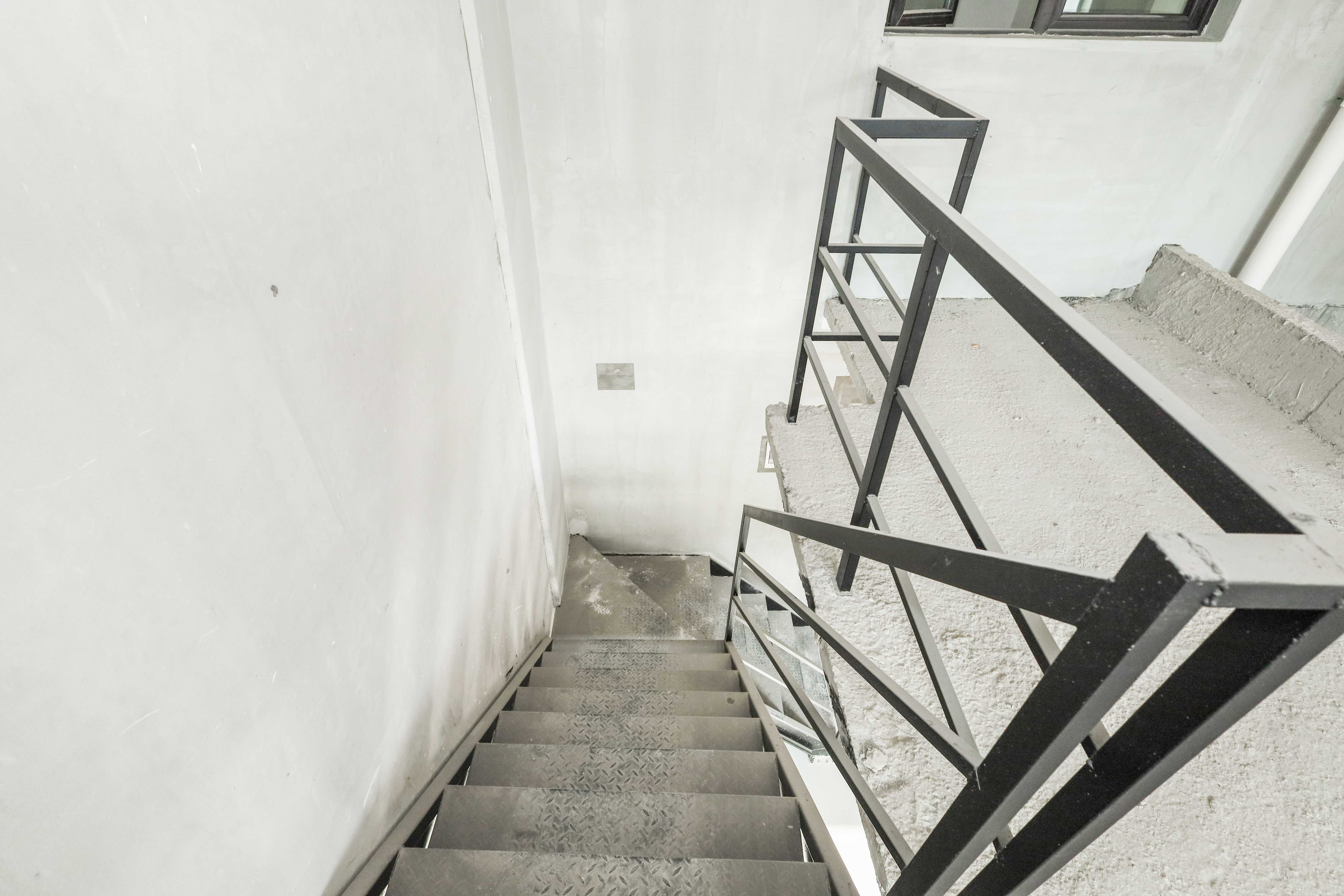 建发央著  4室2厅3卫   220.00万卧室