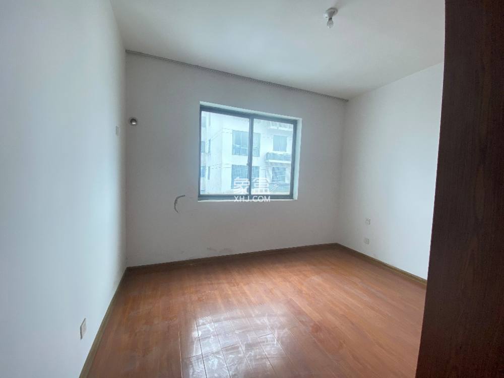 嘉墅翰林阁  3室2厅2卫    68.8万 嘉墅翰林阁  3室2厅2卫    68.8万室内图