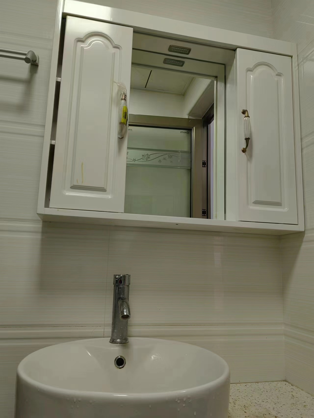 怡河园 1室1厅1卫 1500.00元/月 怡河园 1室1厅1卫 1500.00元/月室内图