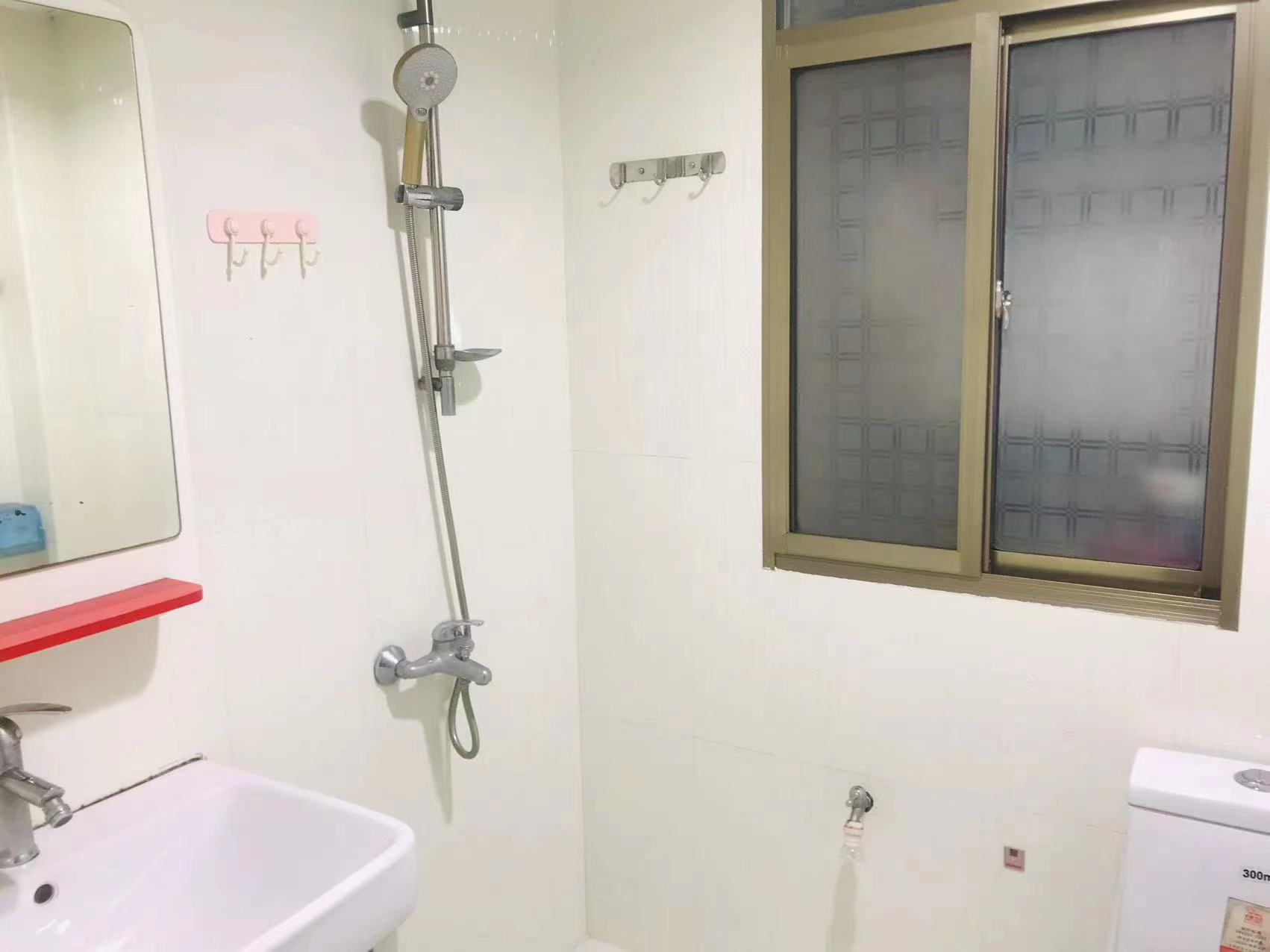 凯旋豪庭  3室2厅2卫   1600.00元/月室内图