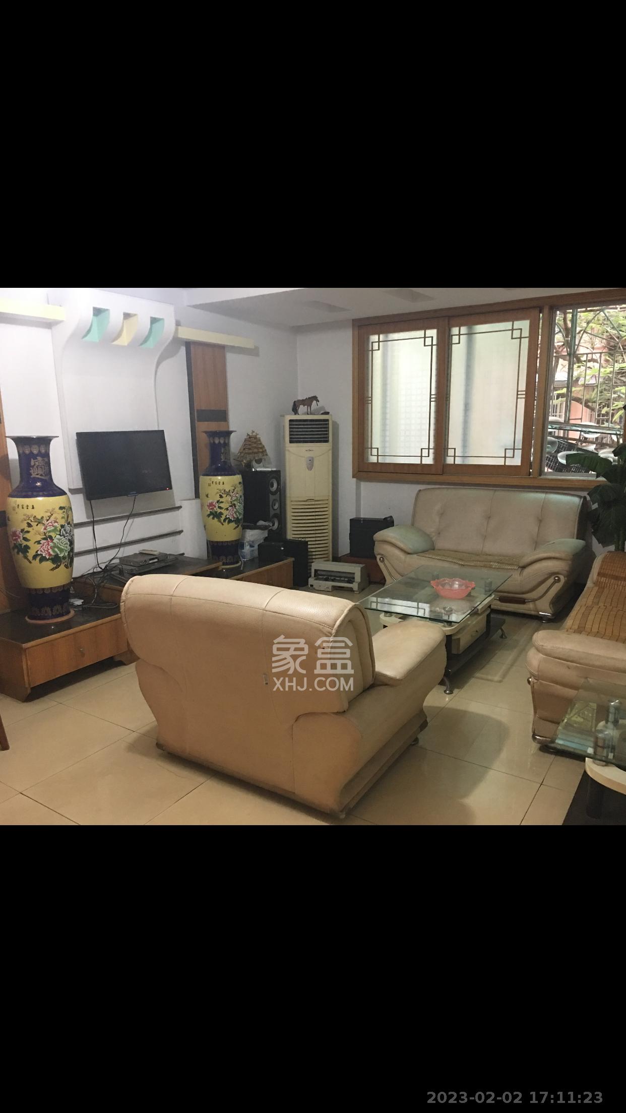 金玉小区  3室2厅1卫    2200.0元/月室内图1
