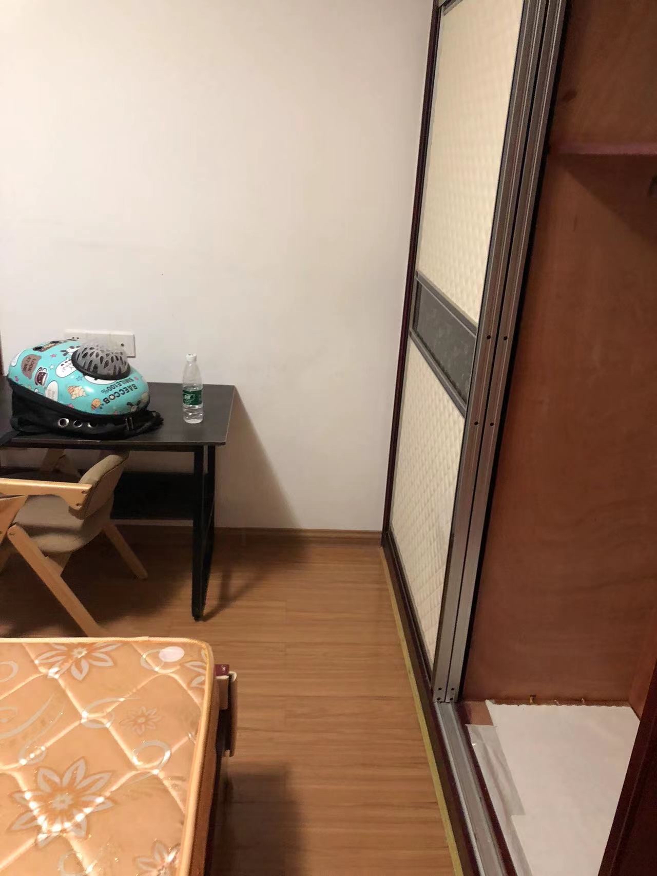 华湘贵府  1室1厅1卫   1280.00元/月室内图