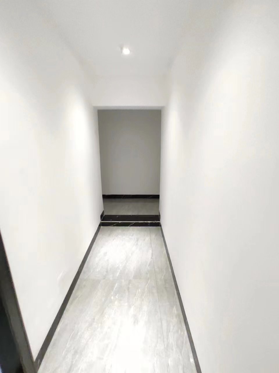 富力新天地一二期  1室1厅1卫   1500.00元/月室内图