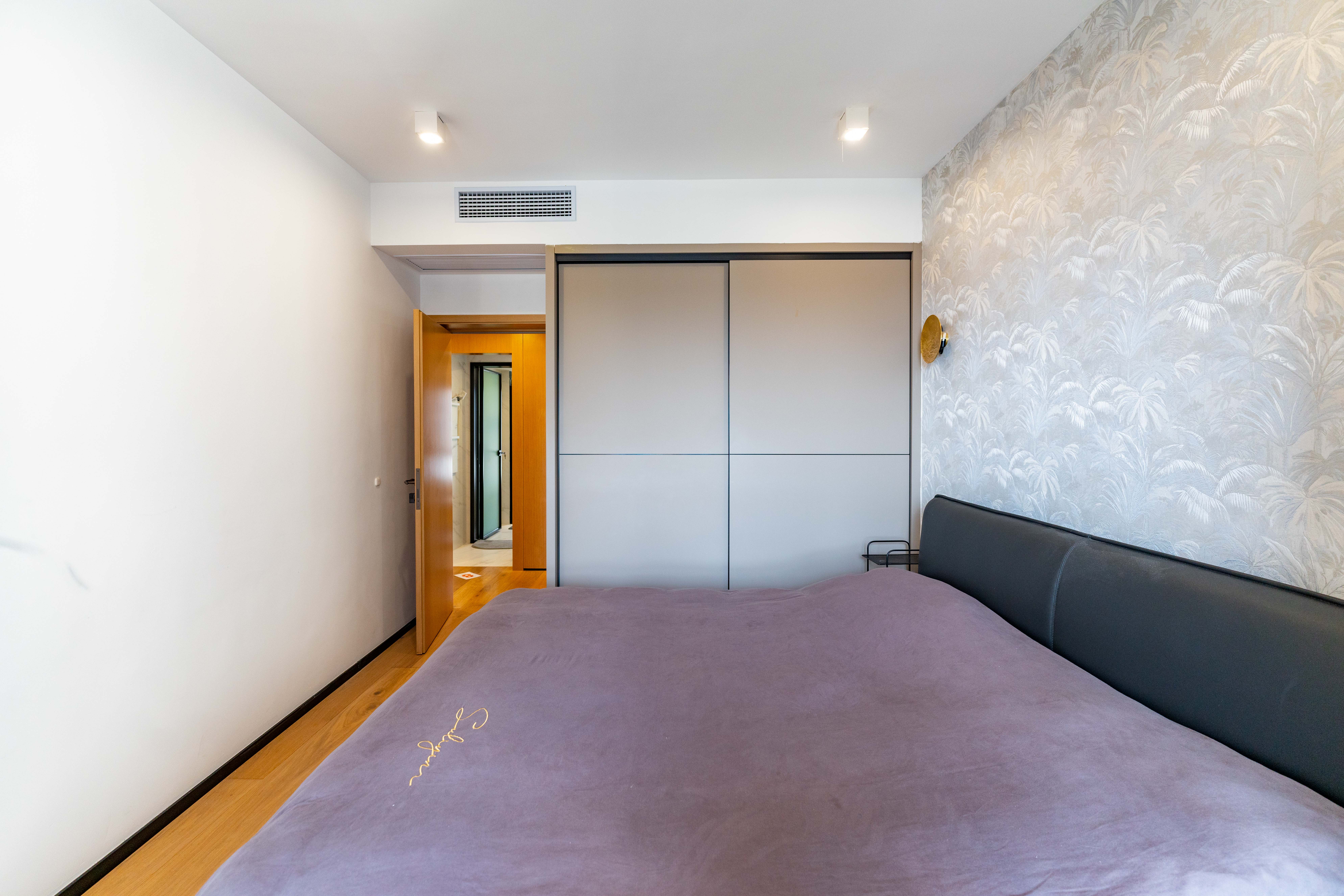 建发中央悦府  4室2厅2卫   255.00万卧室