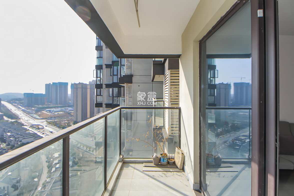 中国铁建洋湖苑  4室2厅2卫    166.0万阳台