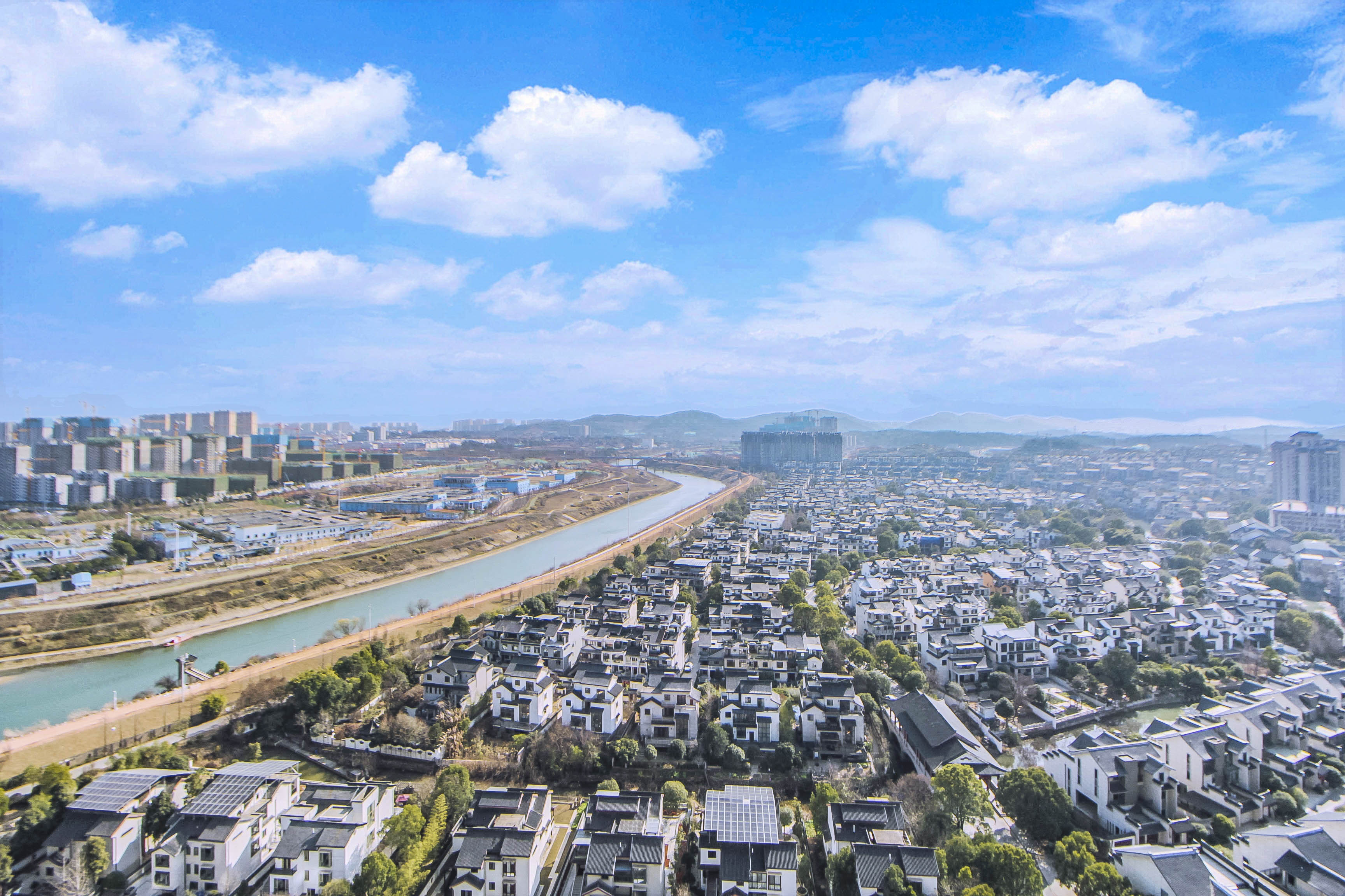 中国铁建洋湖苑  4室2厅2卫    166.0万阳台