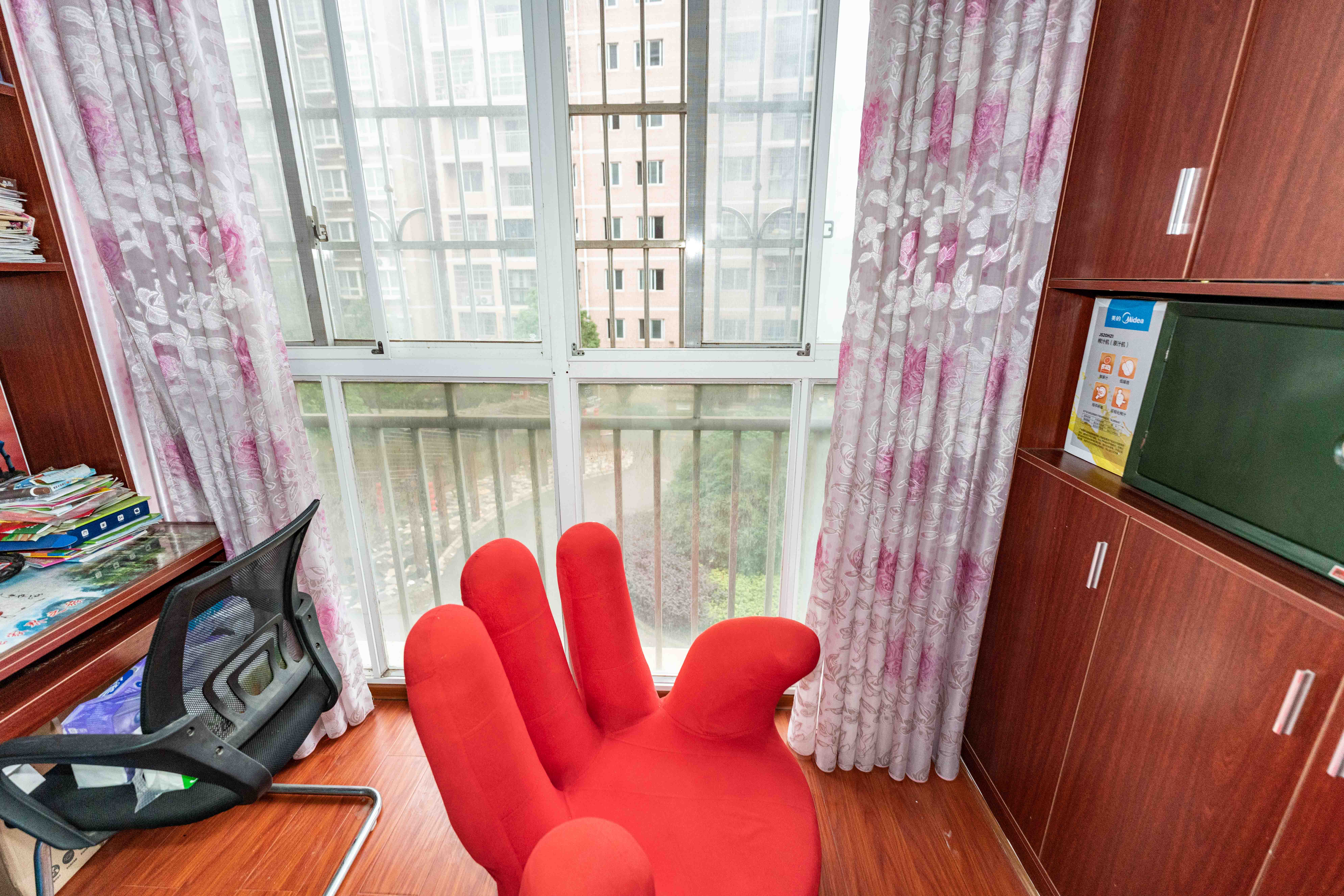南郡雅园  2室2厅1卫   49.80万阳台