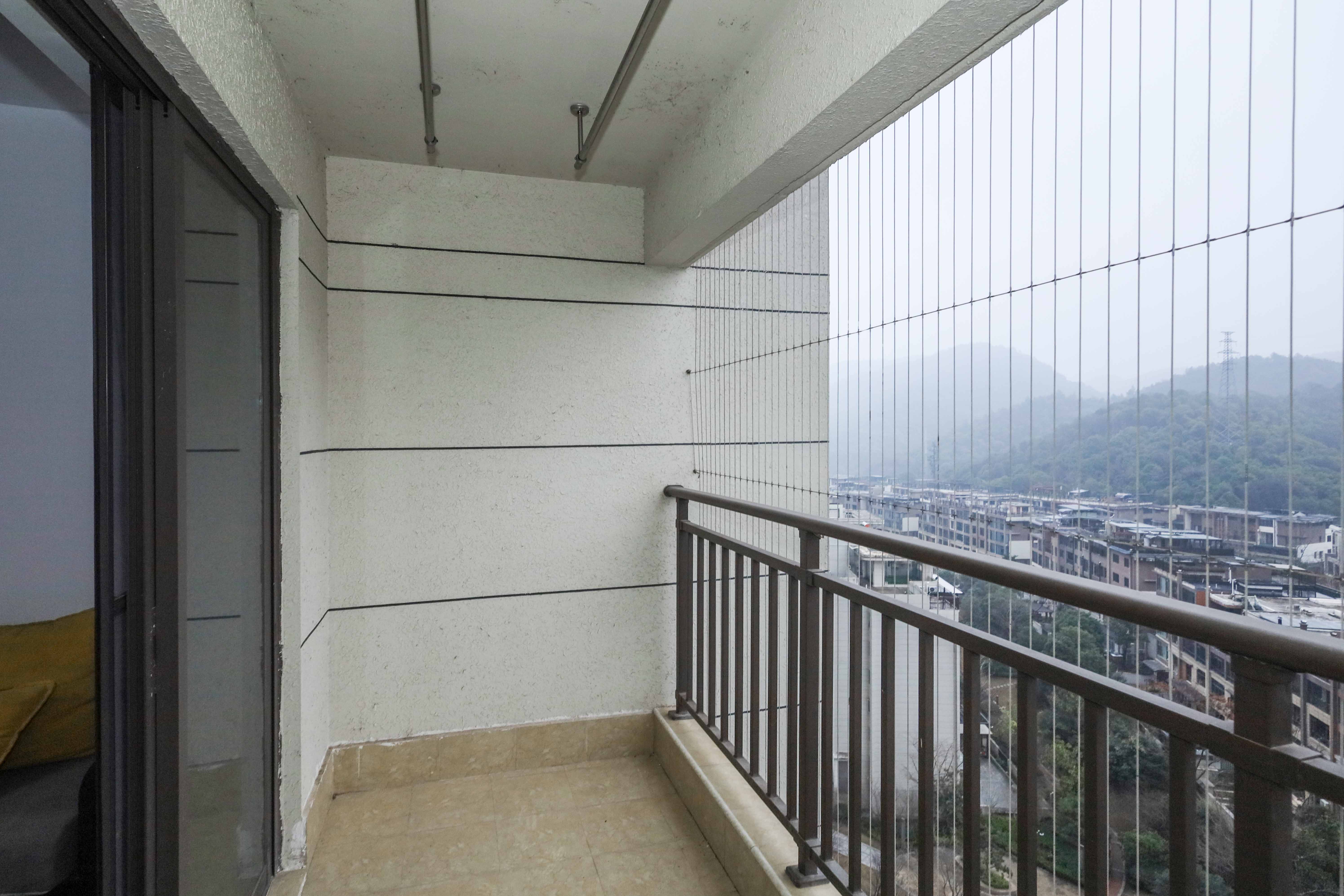 佳兆业云顶梅溪湖（佳兆业梅溪荟）  3室2厅2卫    163.8万阳台