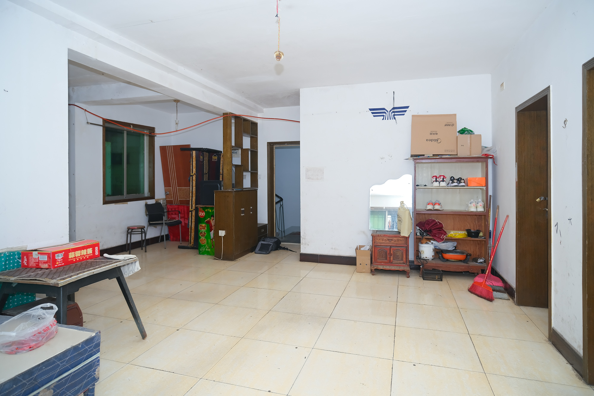 中南汽车世界  0室0厅0卫    47.0万 中南汽车世界  0室0厅0卫    47.0万客厅