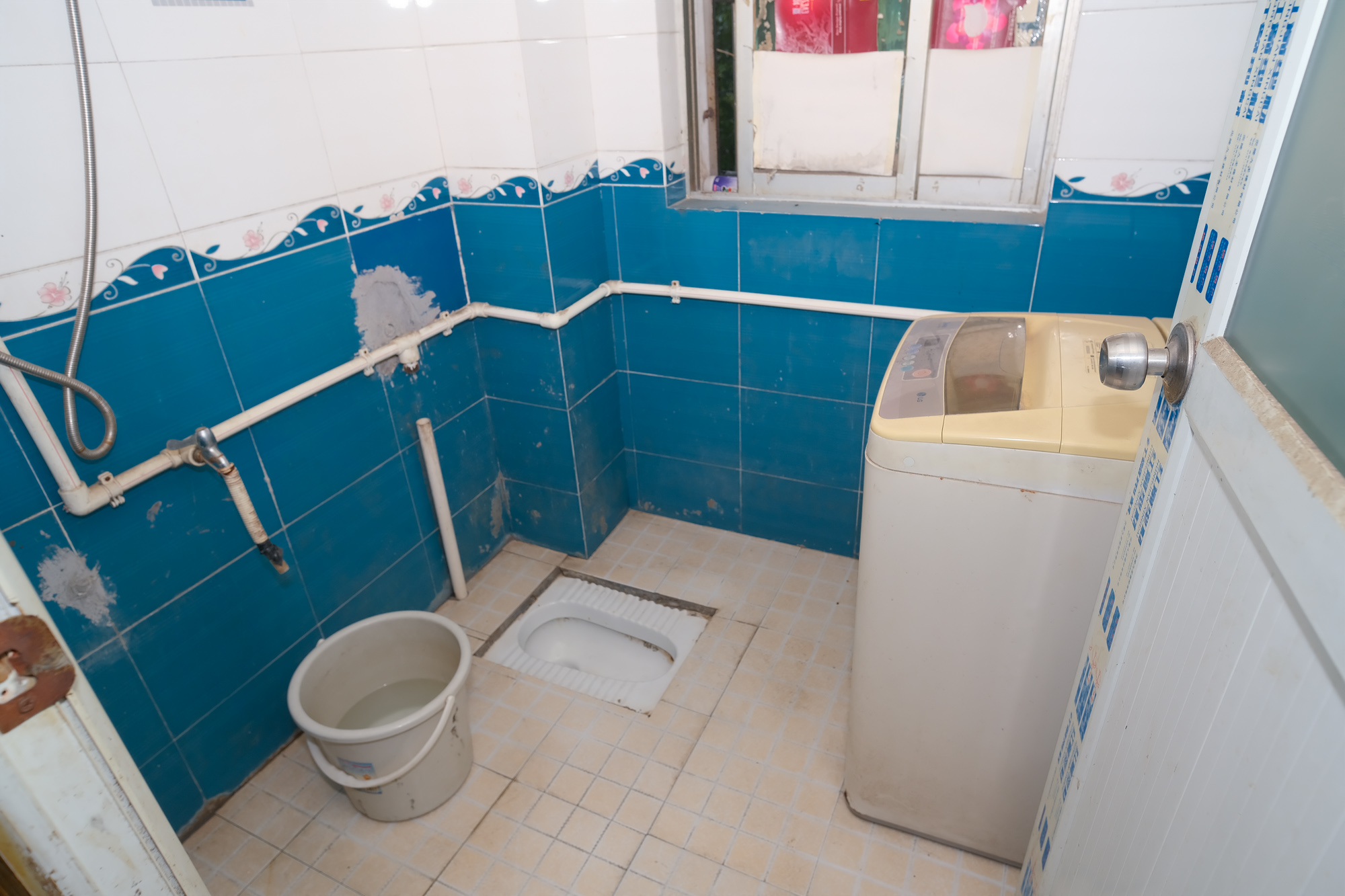 中南汽车世界  0室0厅0卫    47.0万 中南汽车世界  0室0厅0卫    47.0万卫生间