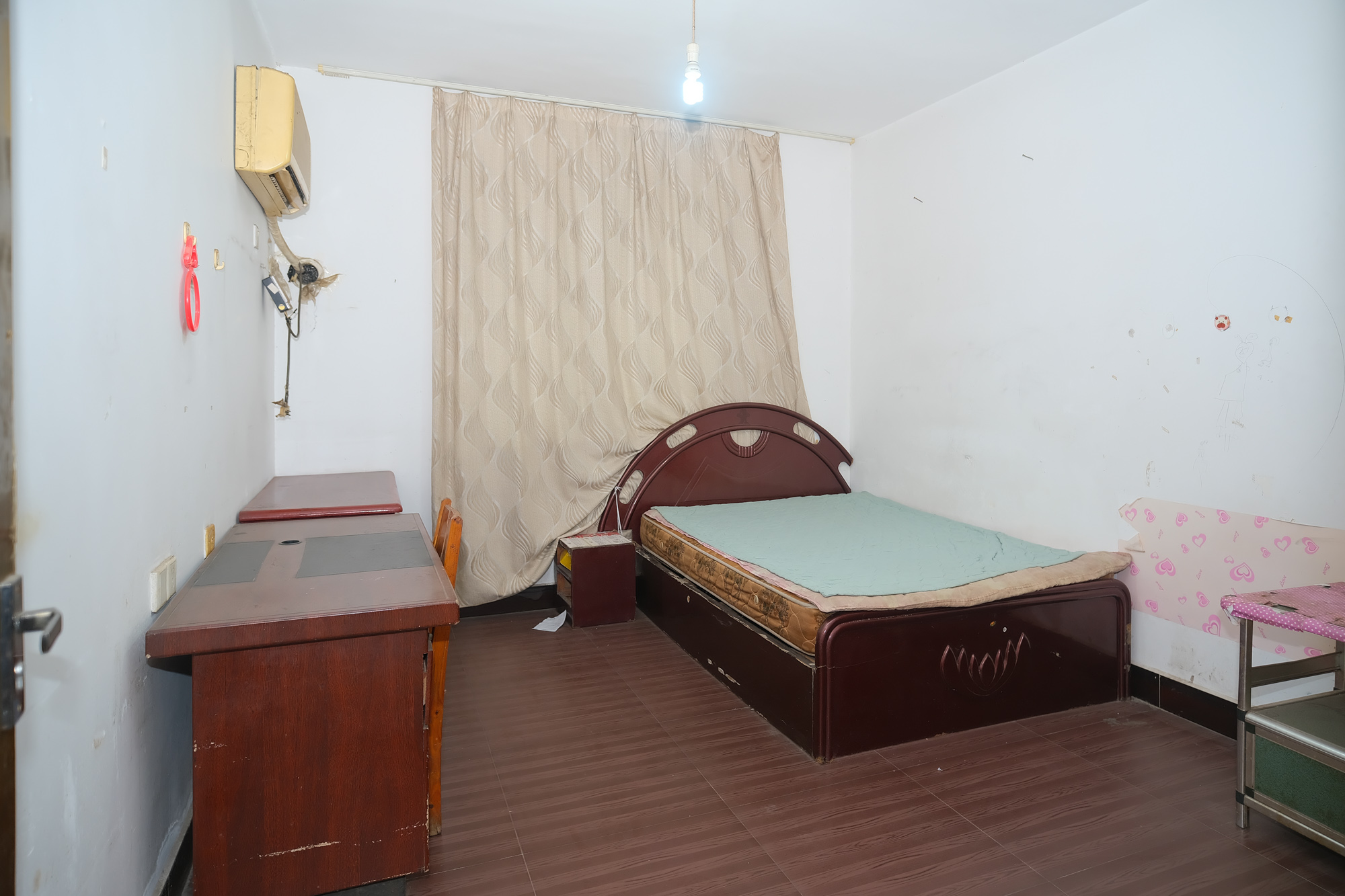 中南汽车世界  0室0厅0卫    47.0万 中南汽车世界  0室0厅0卫    47.0万卧室