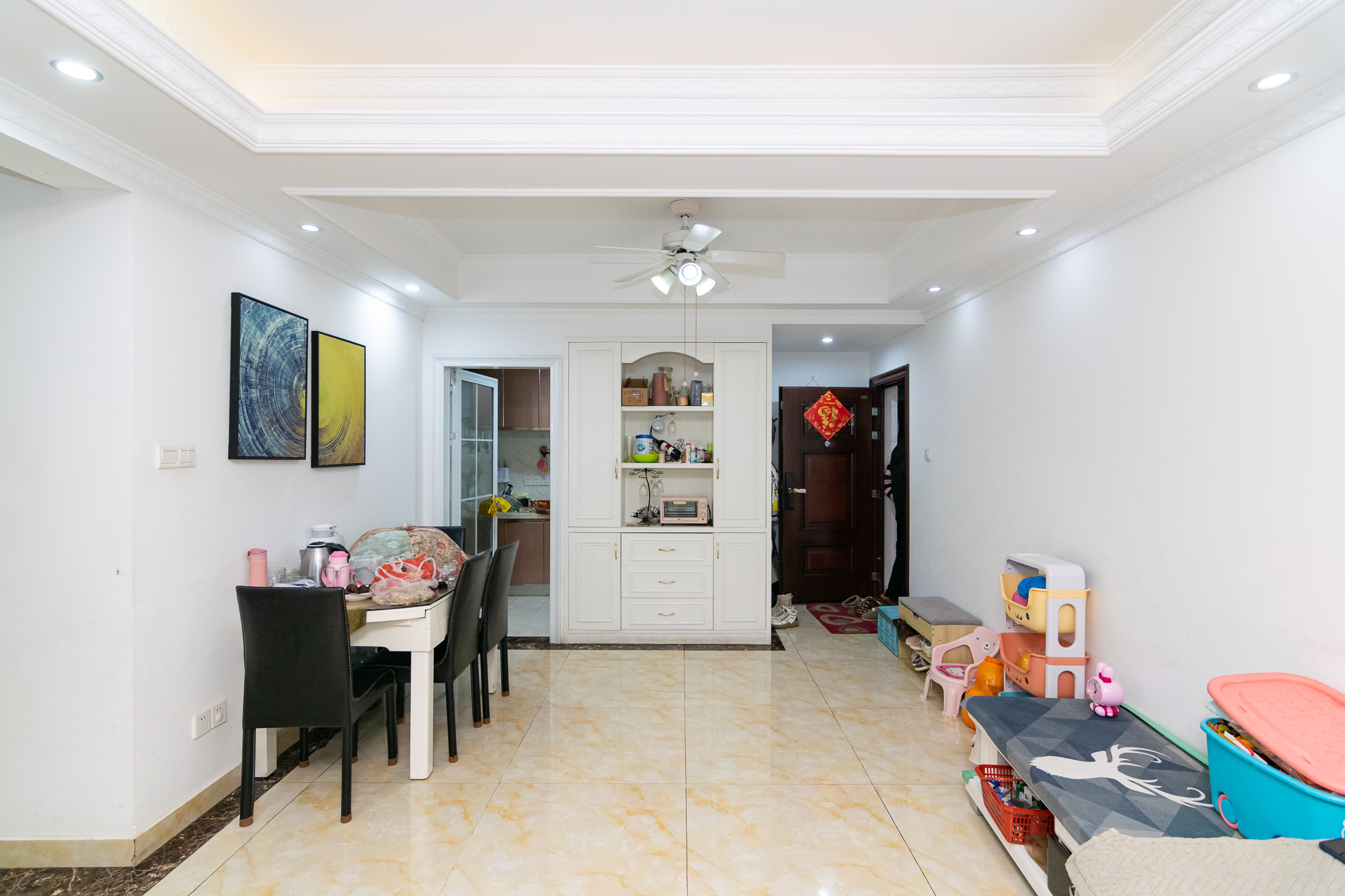 勤诚达新界  3室2厅1卫    107.99万 勤诚达新界  3室2厅1卫    107.99万客厅