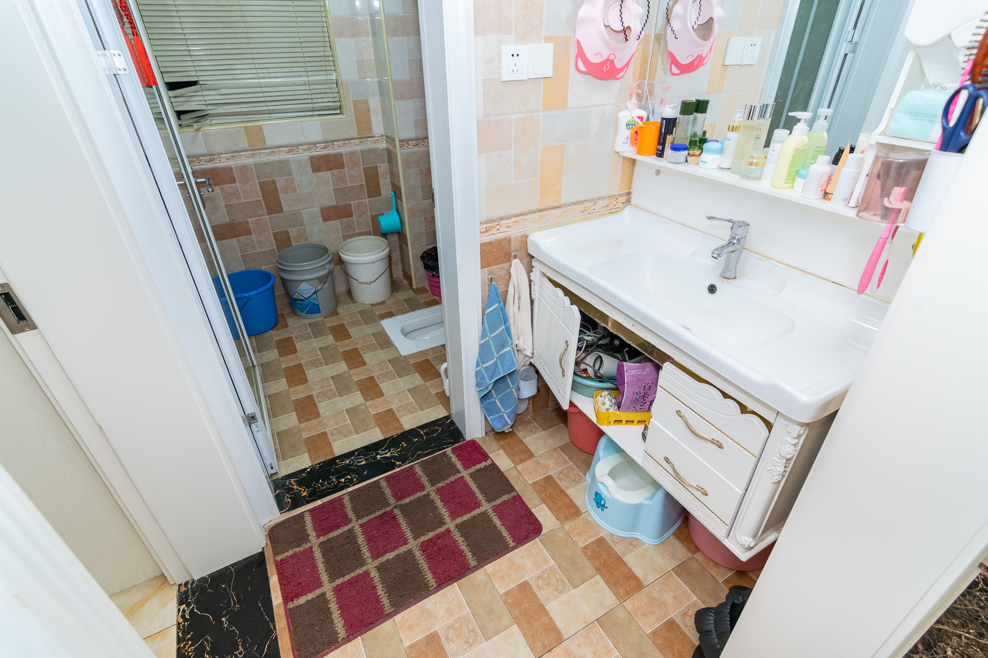 勤诚达新界  3室2厅1卫    107.99万 勤诚达新界  3室2厅1卫    107.99万卫生间