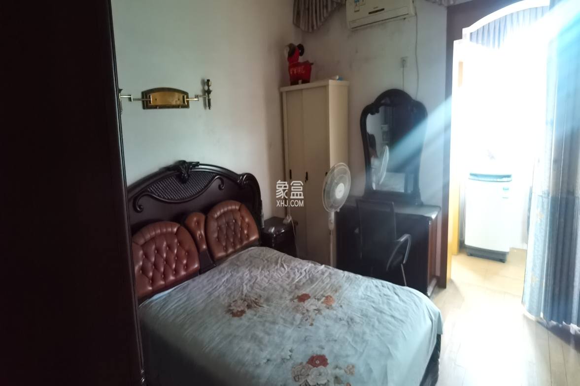 县电力局  3室2厅1卫    40.0万 县电力局  3室2厅1卫    40.0万客厅