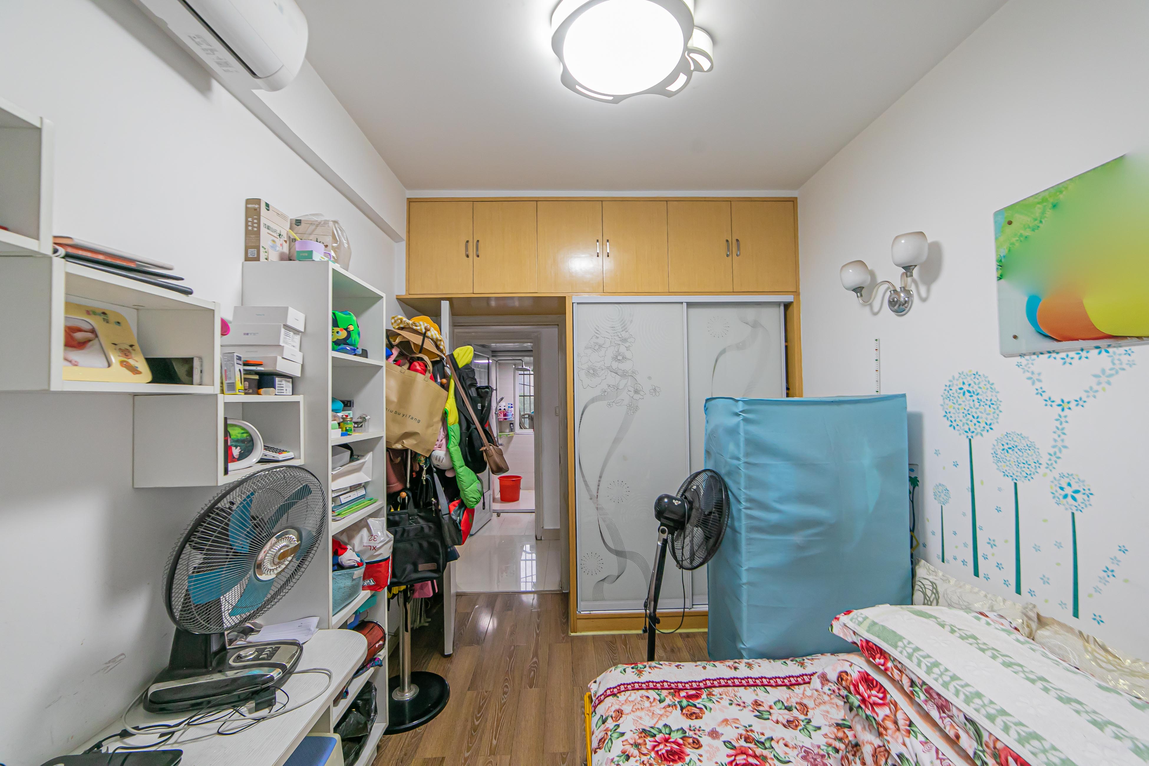 筑梦佳园  4室2厅1卫   80.00万卧室