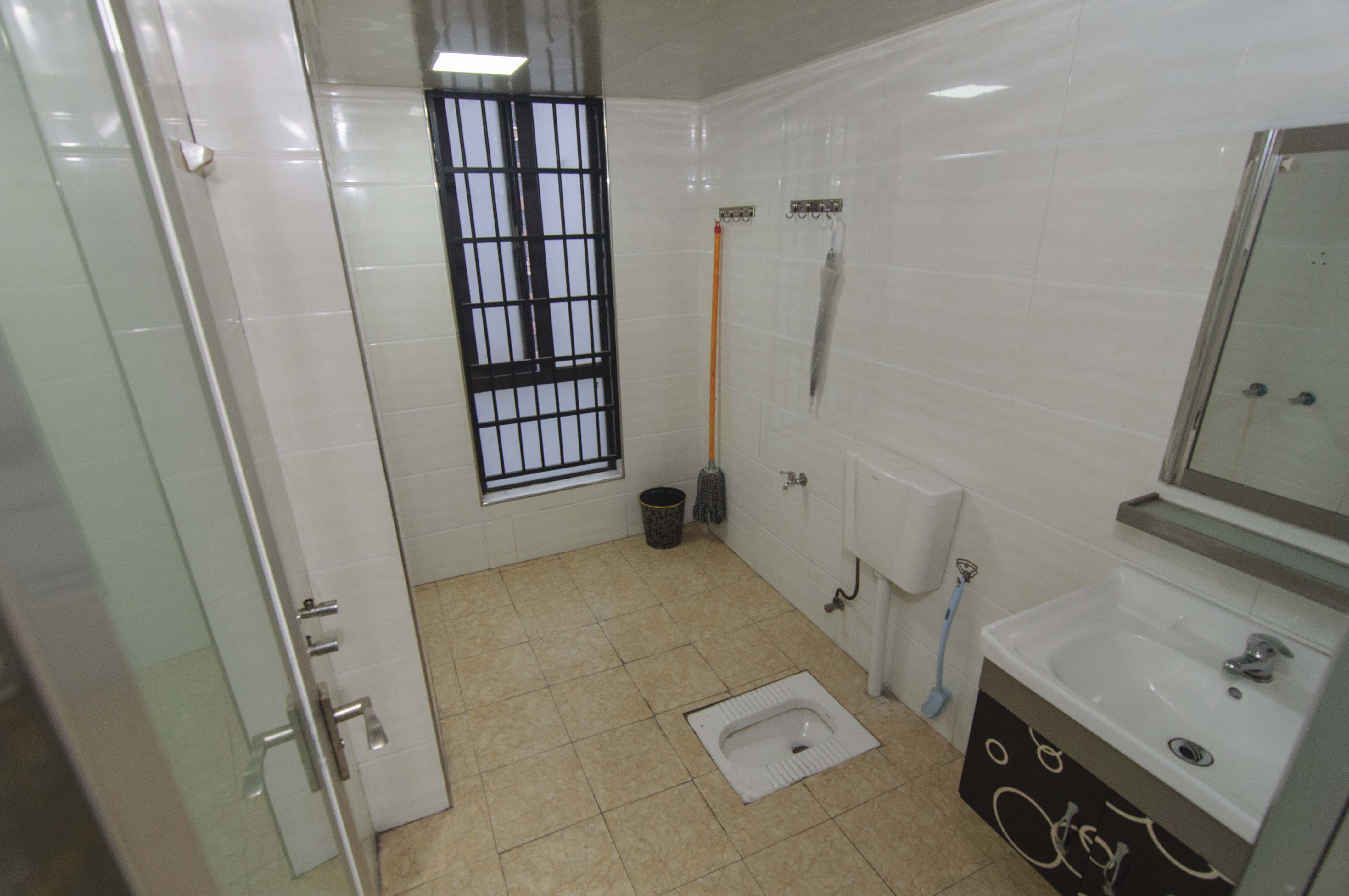 达美D6区  2室1厅1卫   66.00万卫生间