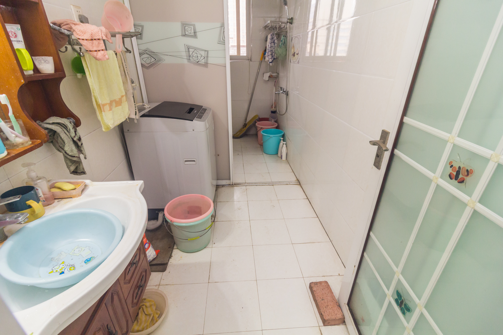 博雅湘水湾  3室2厅2卫   75.80万 博雅湘水湾  3室2厅2卫   75.80万卫生间