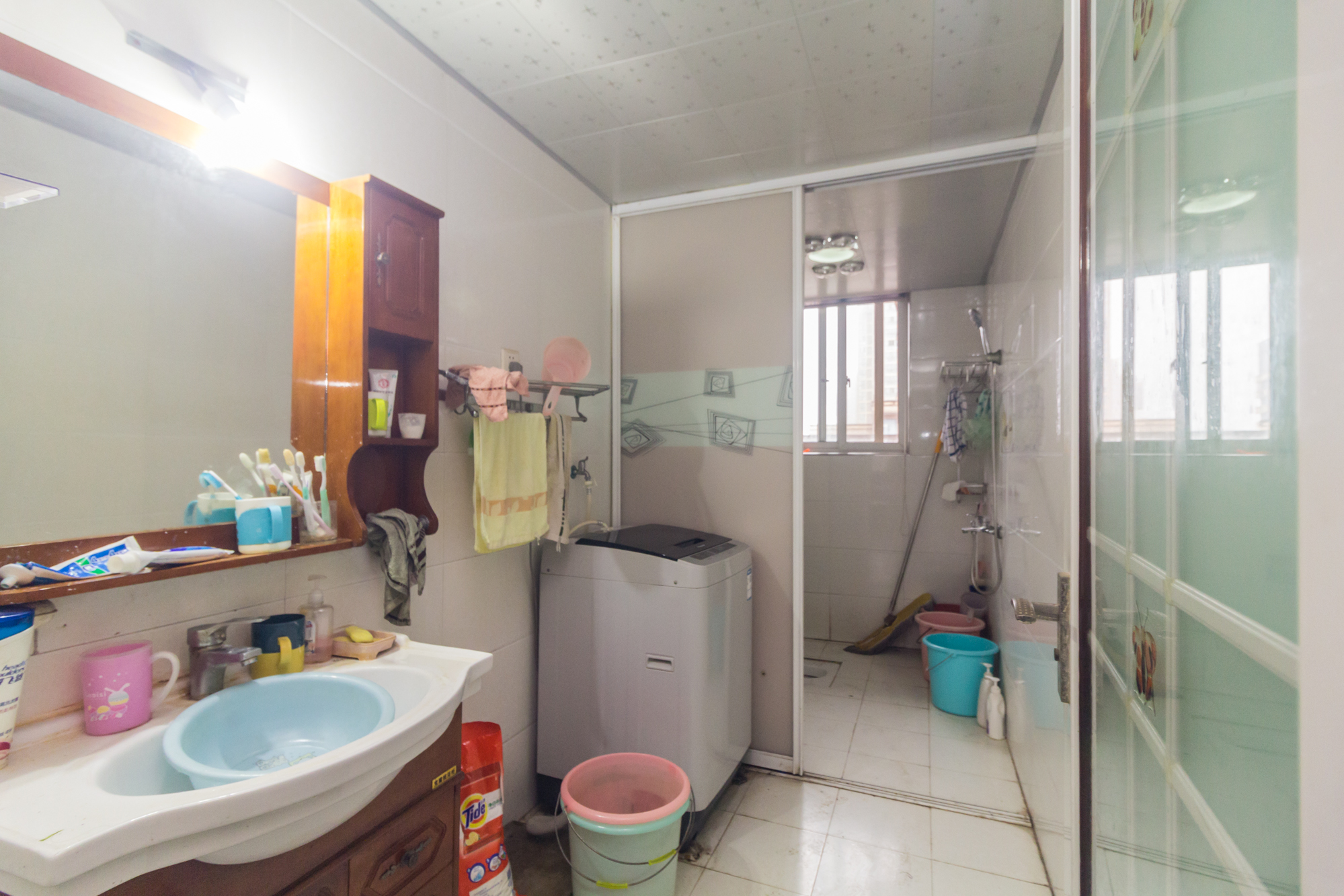 博雅湘水湾  3室2厅2卫   75.80万 博雅湘水湾  3室2厅2卫   75.80万卫生间