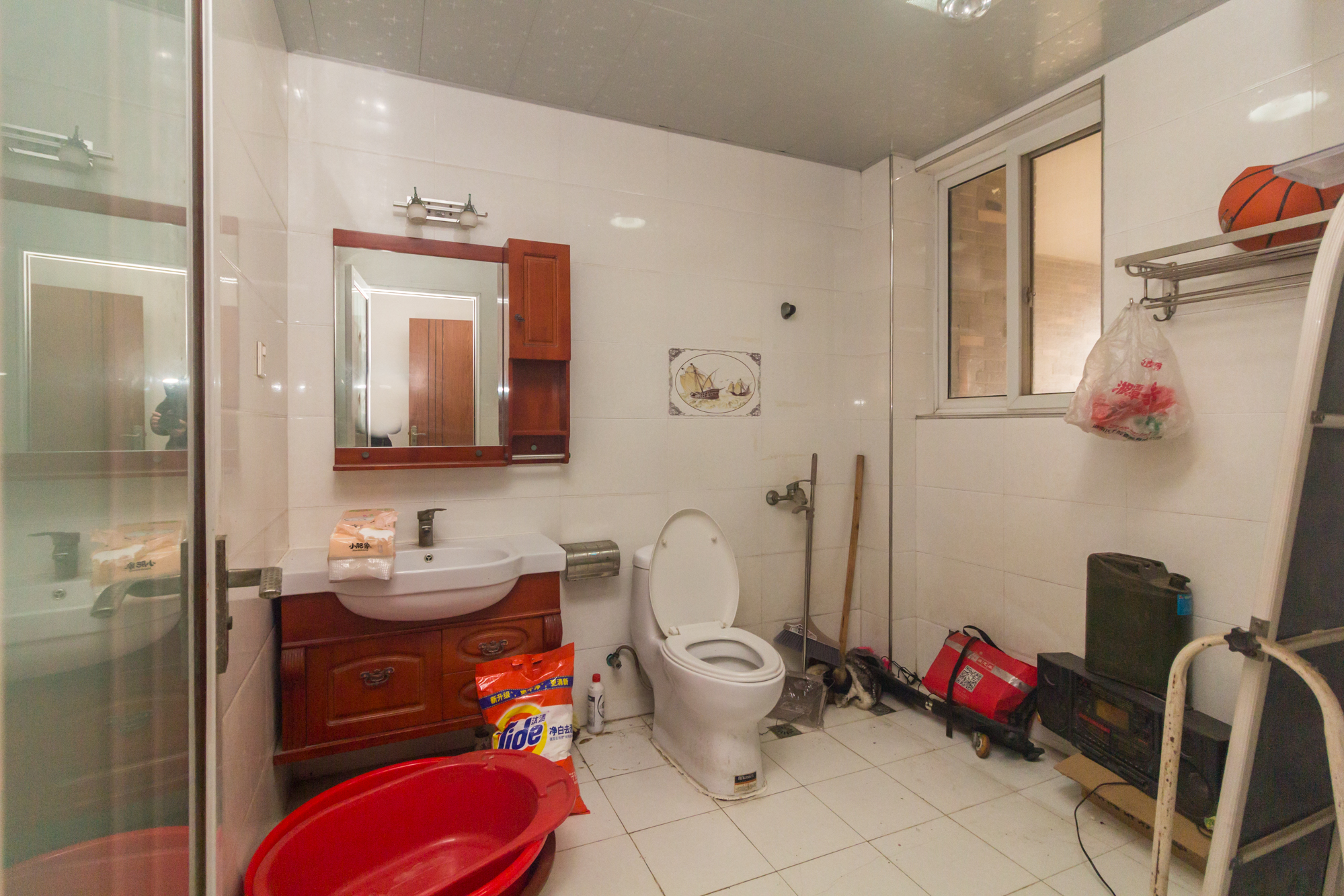 博雅湘水湾  3室2厅2卫   75.80万 博雅湘水湾  3室2厅2卫   75.80万卫生间