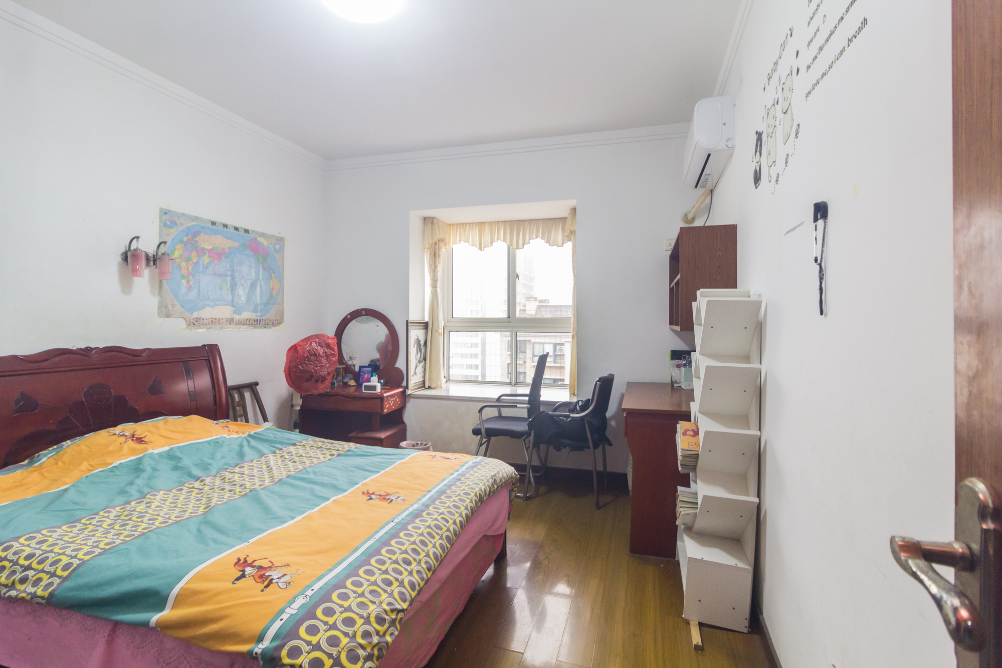 博雅湘水湾  3室2厅2卫   75.80万 博雅湘水湾  3室2厅2卫   75.80万卧室