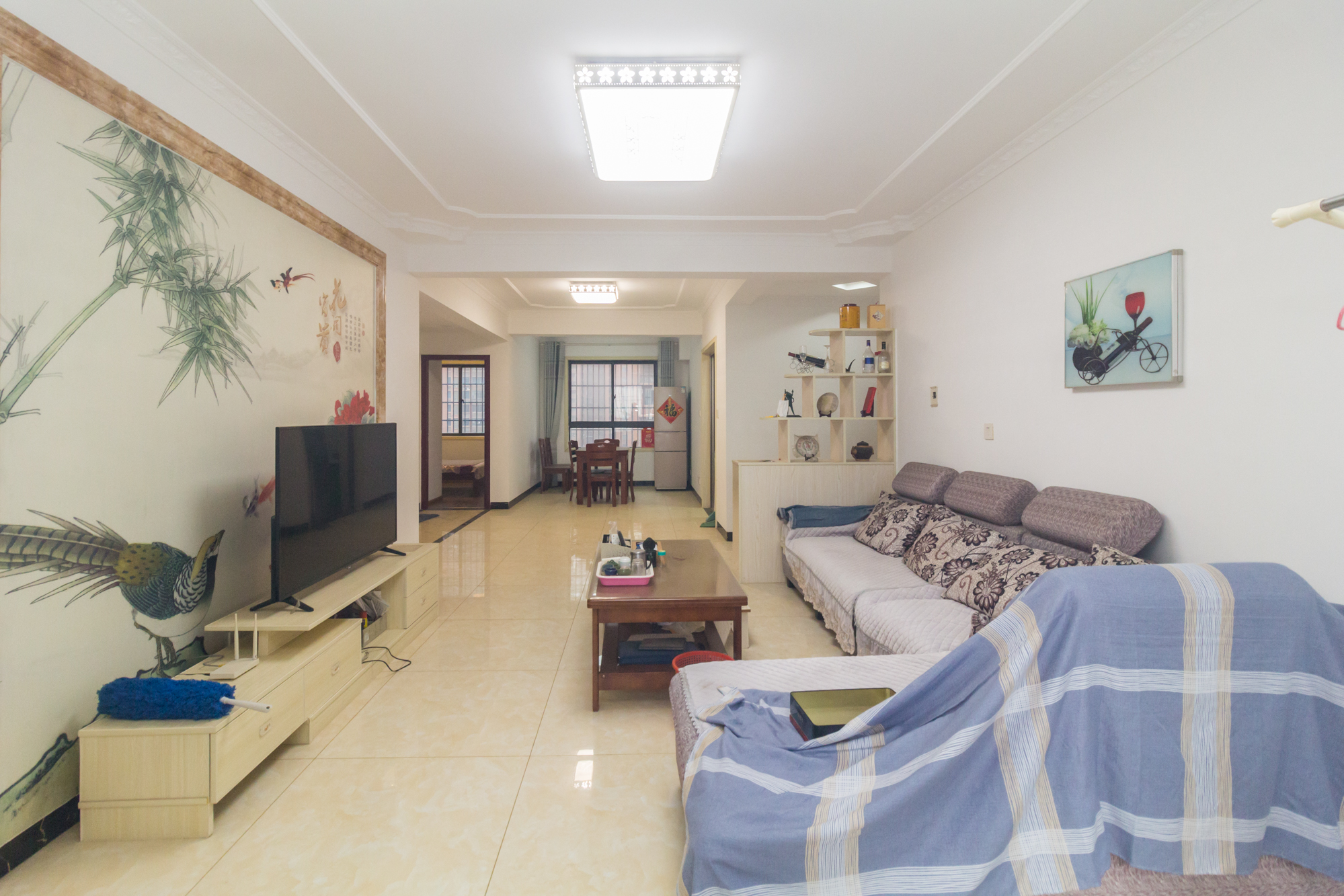 辉宏橄榄城 4室2厅2卫 85.00万 辉宏橄榄城 4室2厅2卫 85.00万客厅