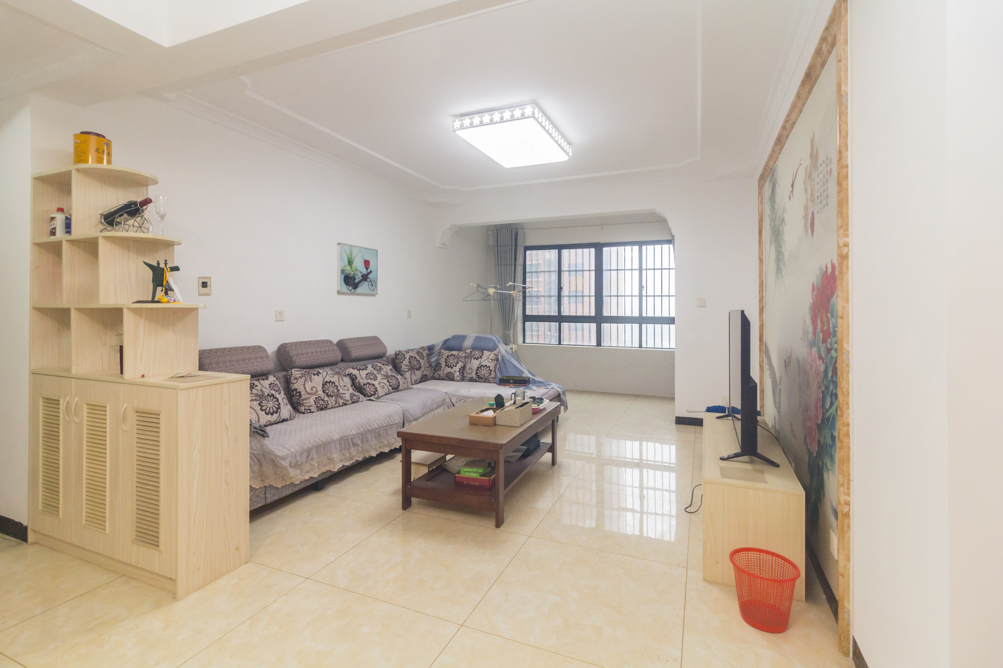 辉宏橄榄城 4室2厅2卫 85.00万 辉宏橄榄城 4室2厅2卫 85.00万客厅