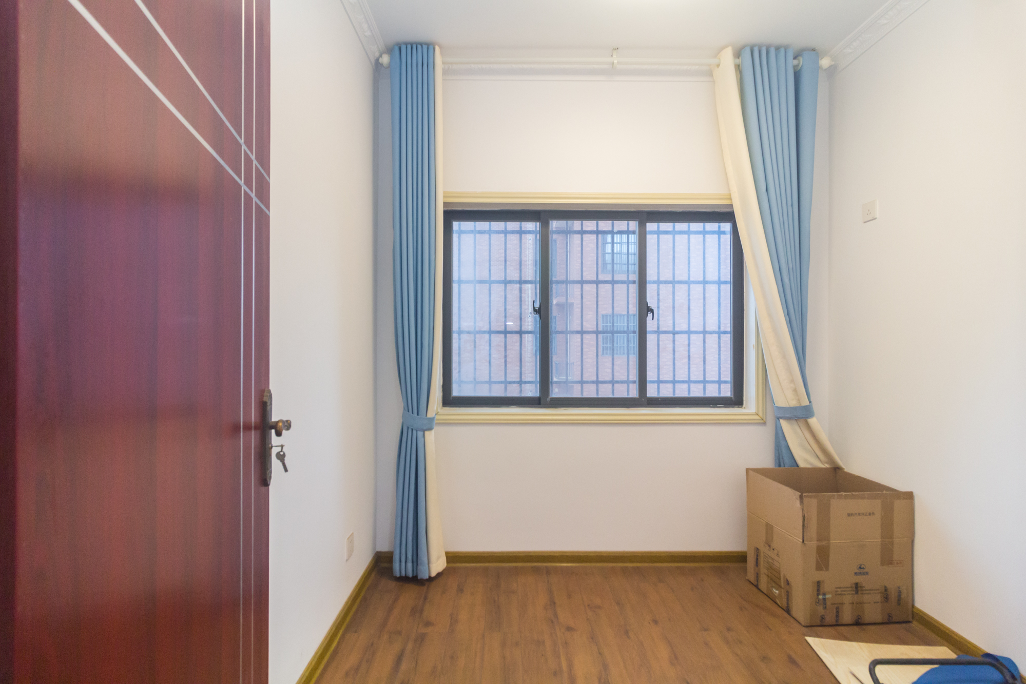 辉宏橄榄城 4室2厅2卫 85.00万 辉宏橄榄城 4室2厅2卫 85.00万卧室