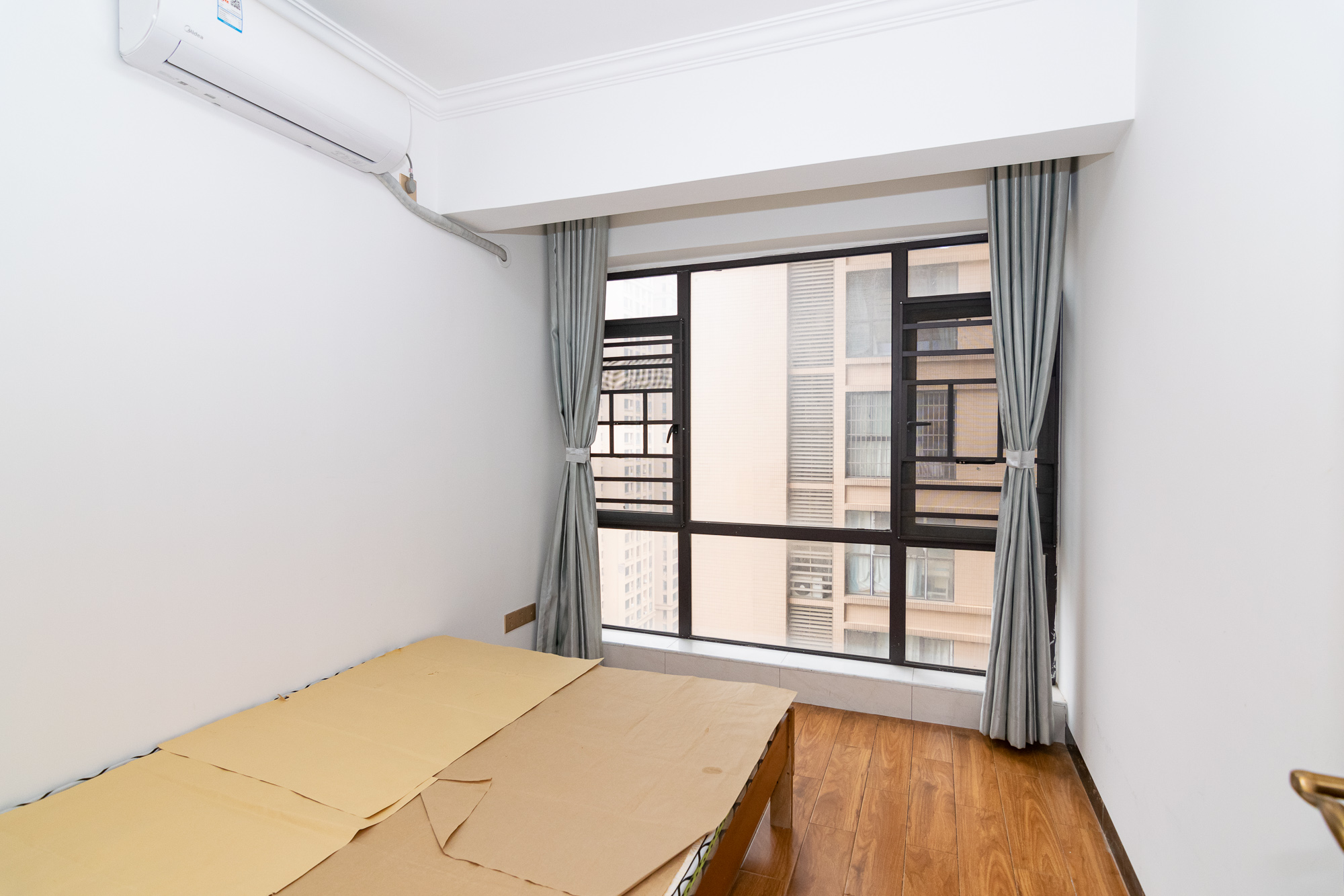 润和又一城  3室2厅1卫    91.8万卧室