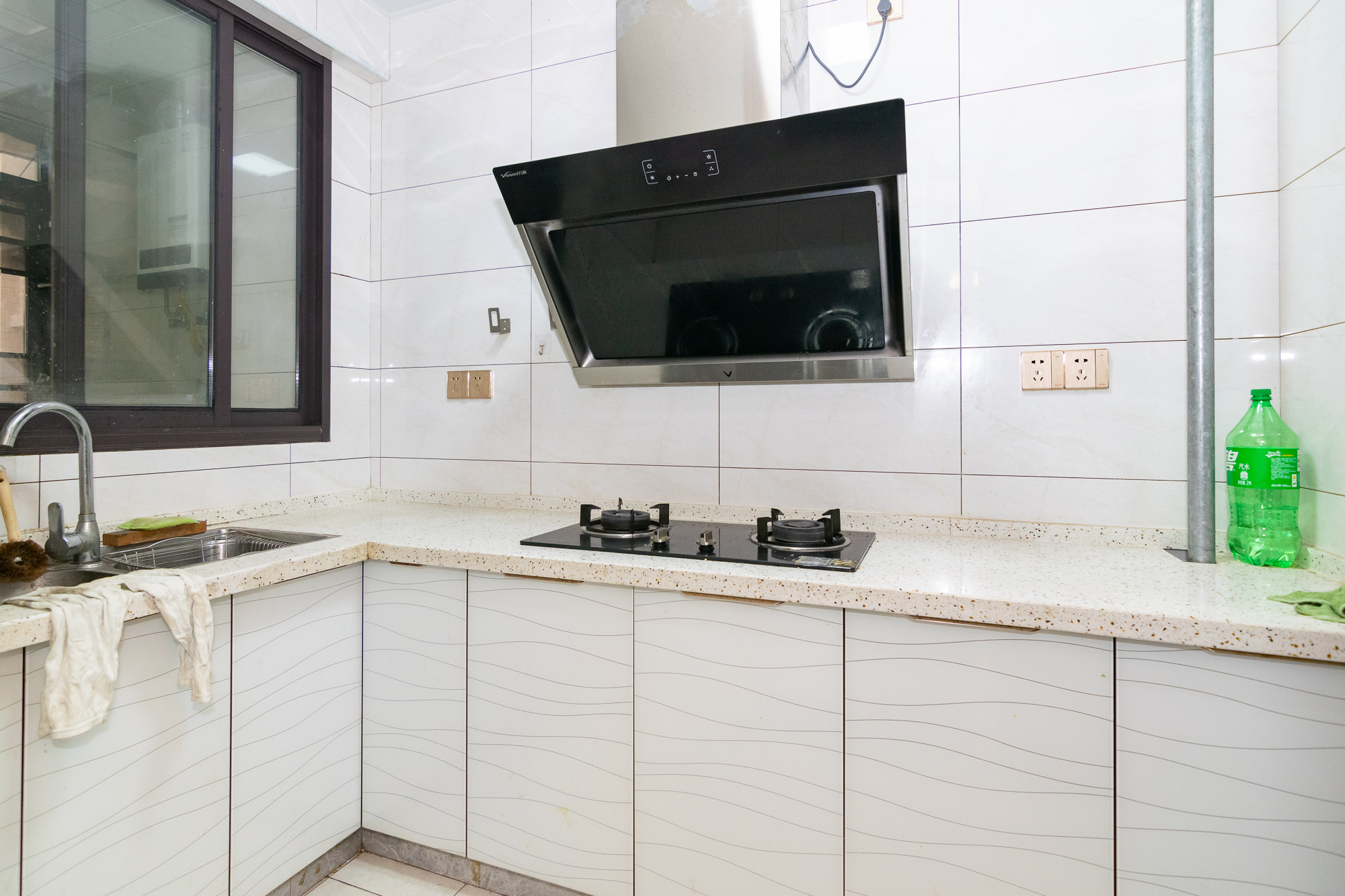 润和又一城  3室2厅1卫    91.8万厨房