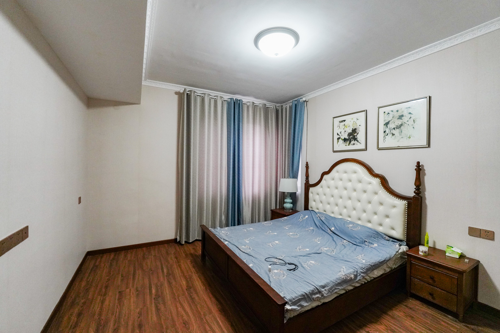 华银天际  6室2厅2卫    150.0万卧室